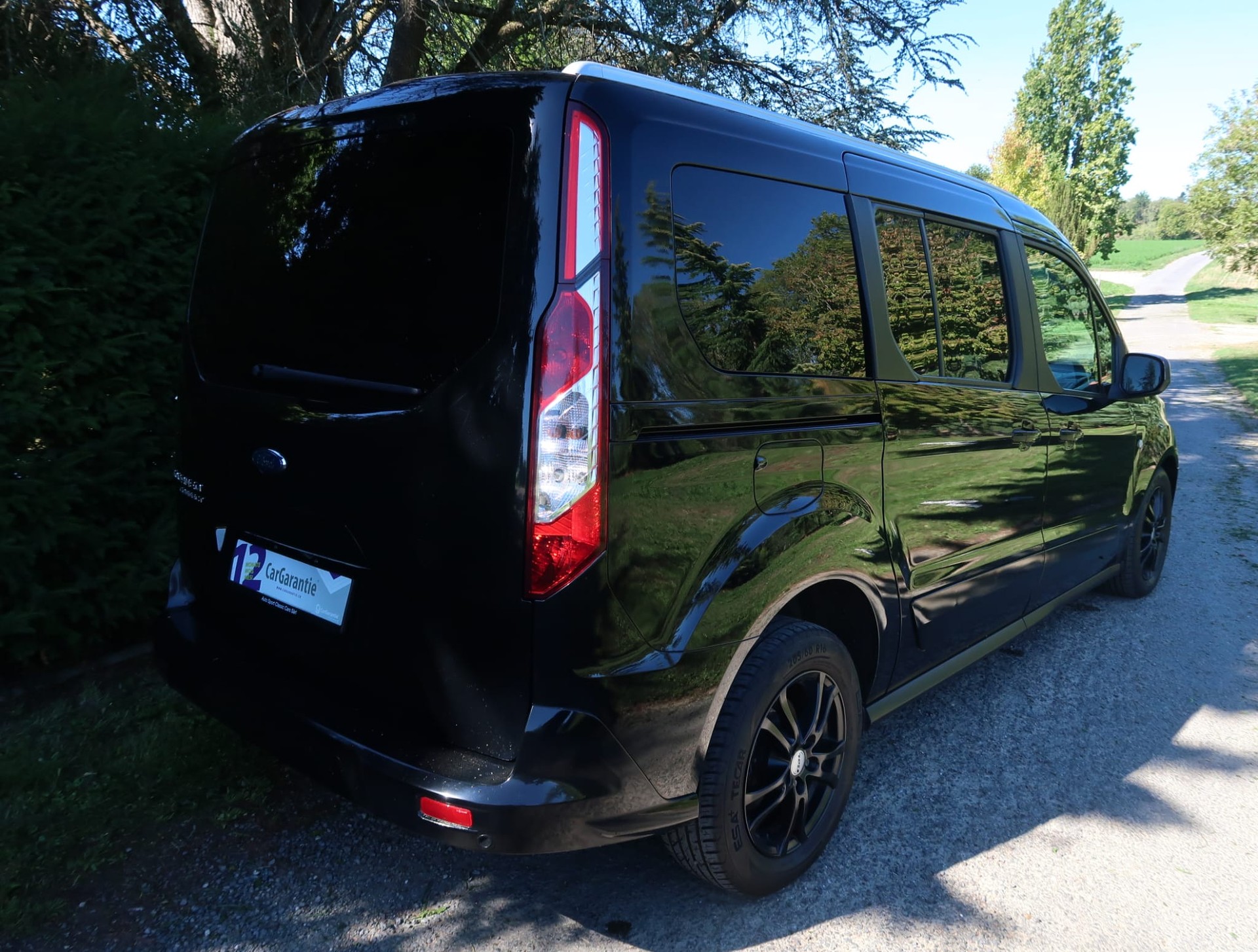 FORD Grand Tourneo Connect 1.5 EcoBlue Titanium Automat - 7 places-image-5