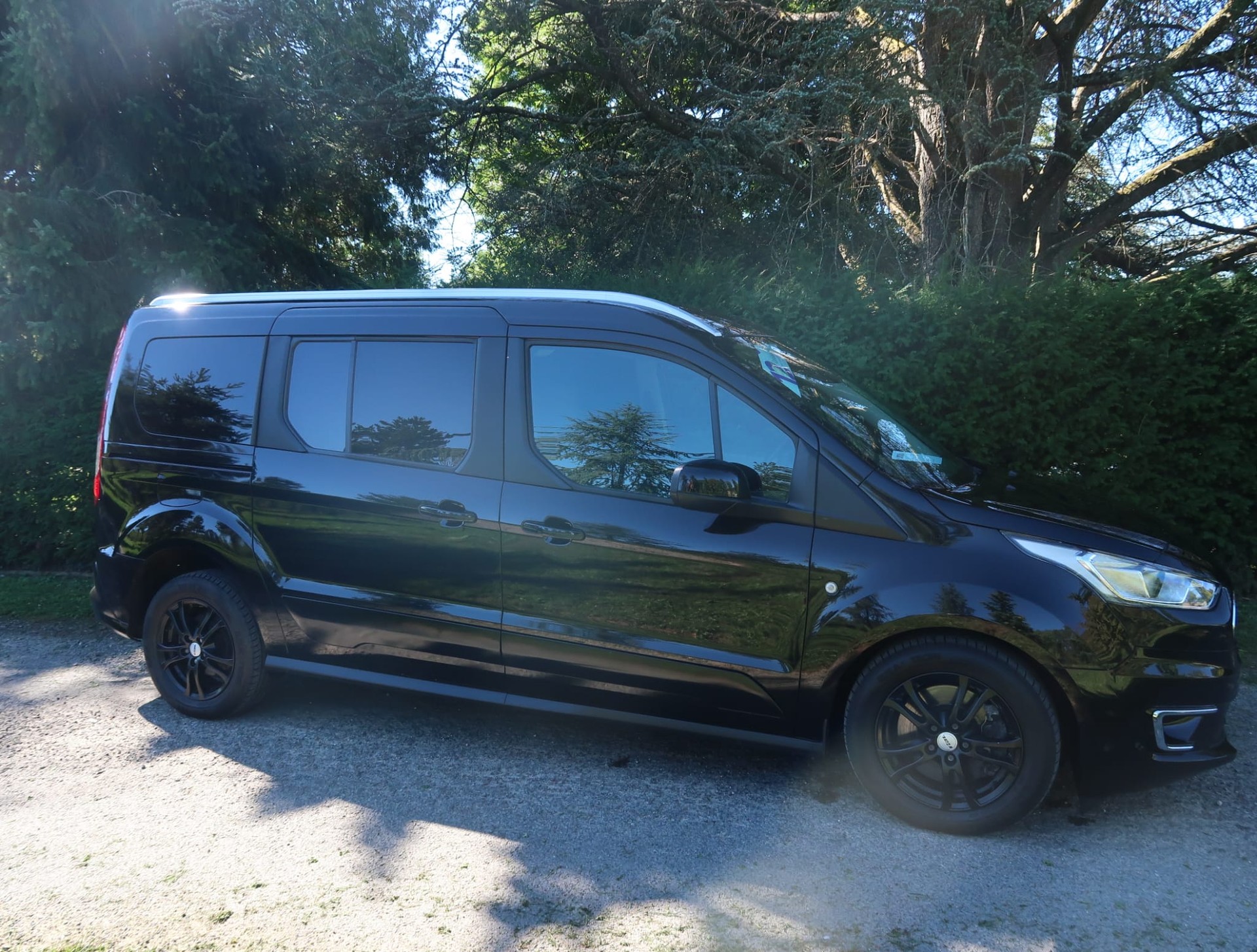 FORD Grand Tourneo Connect 1.5 EcoBlue Titanium Automat - 7 places-image-3