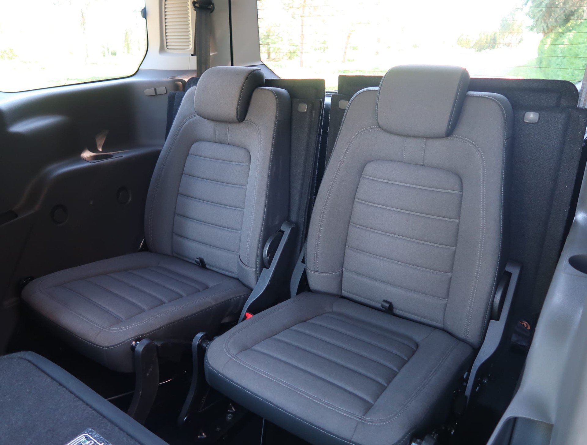 FORD Grand Tourneo Connect 1.5 EcoBlue Titanium Automat - 7 places-image-18
