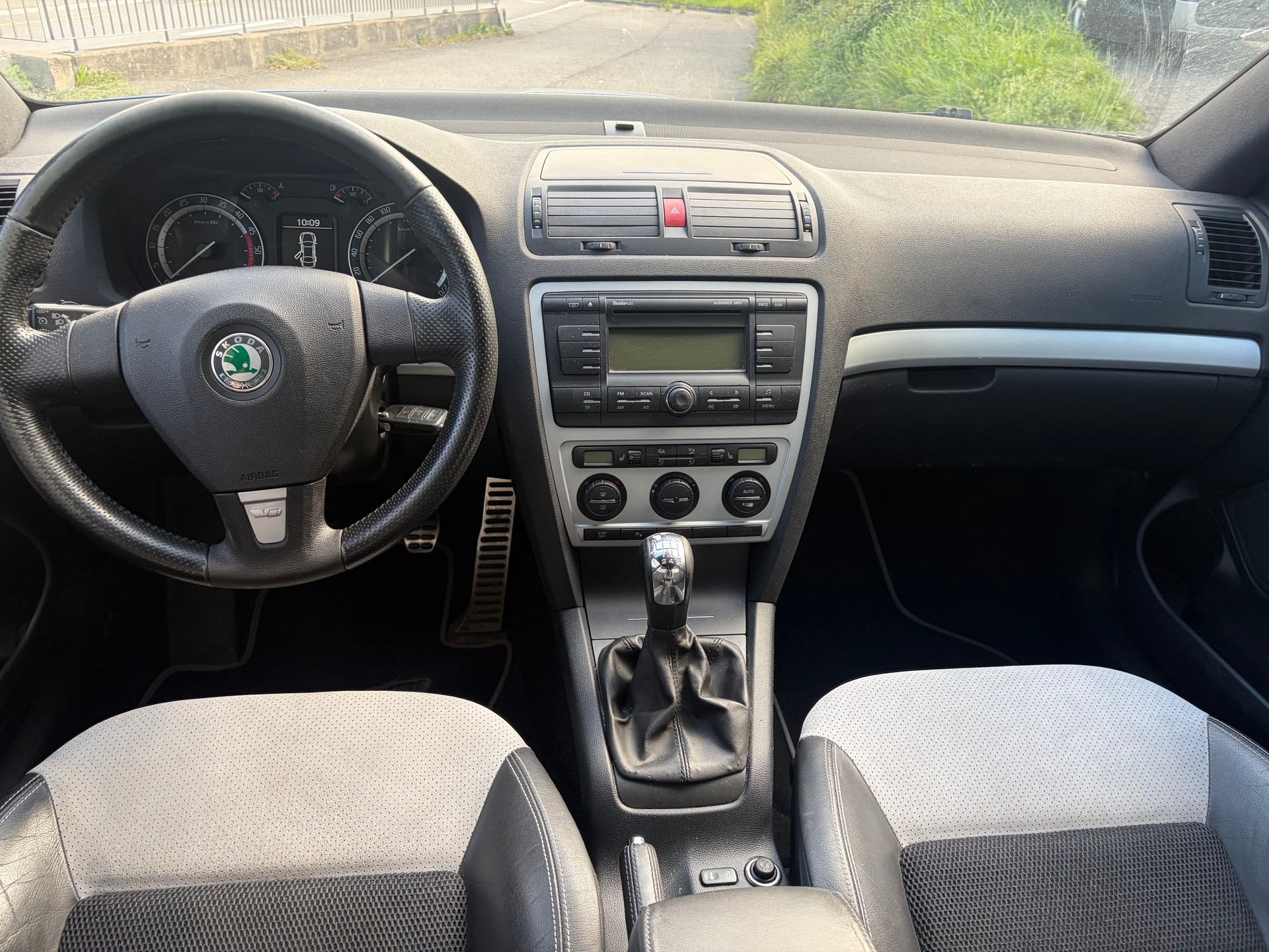 SKODA Octavia 2.0 TDI RS-image-8