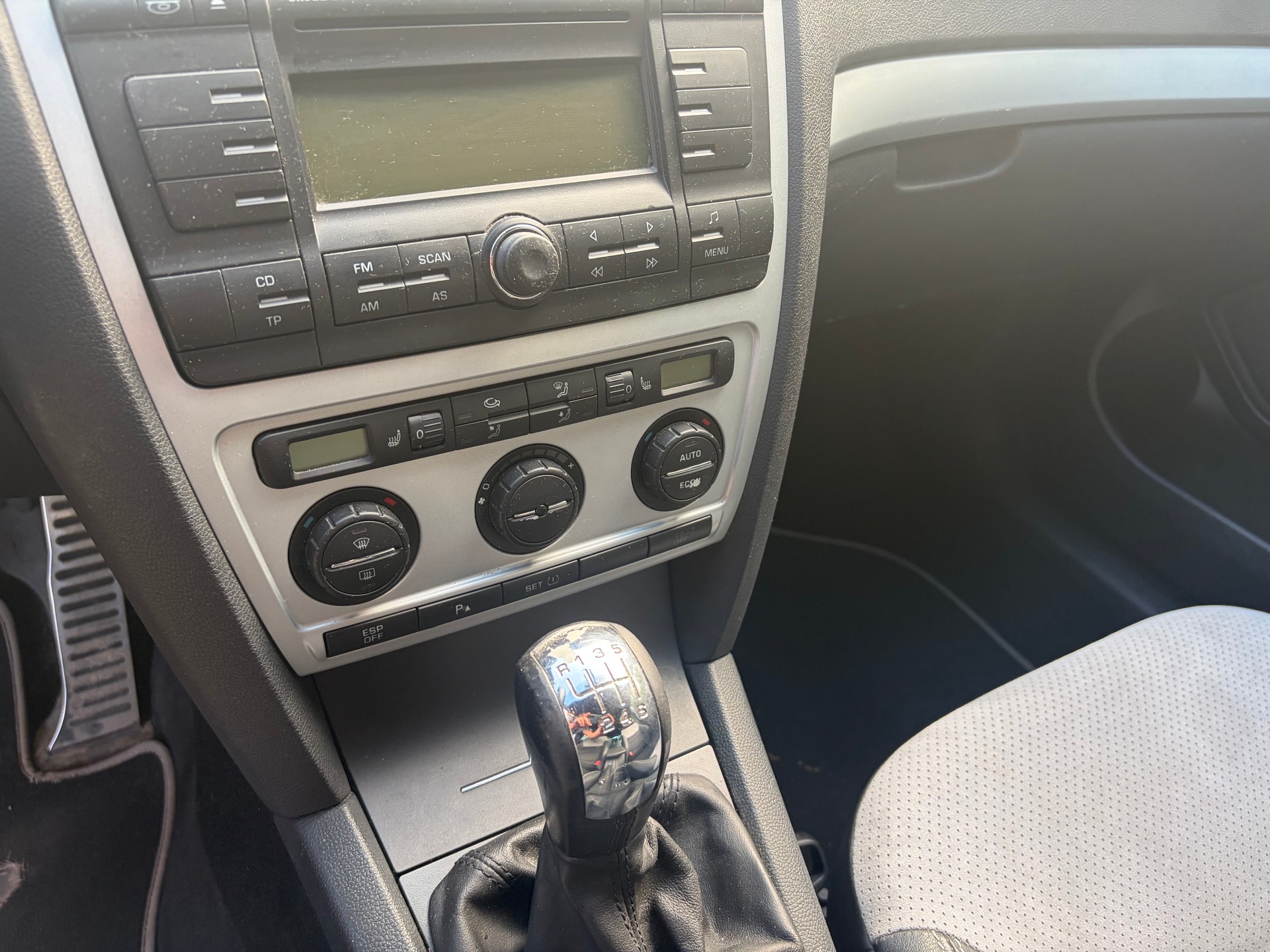 SKODA Octavia 2.0 TDI RS-image-10