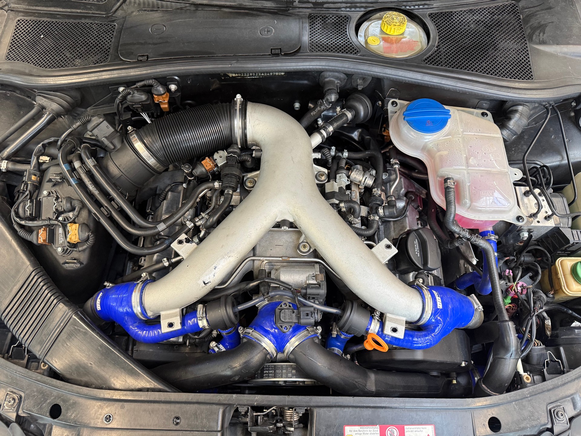 AUDI 2.7 V6 Biturbo quattro-image-4