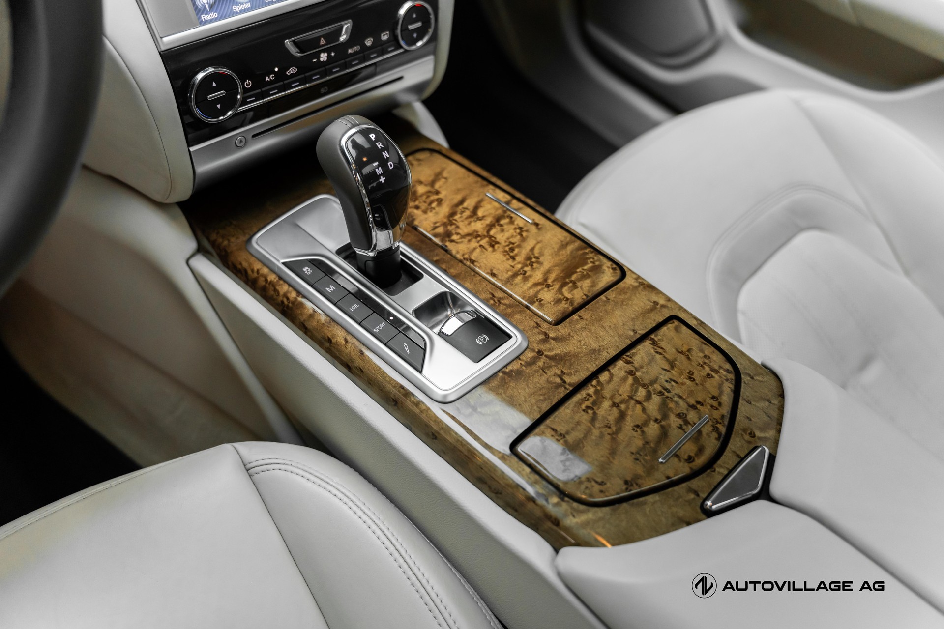 MASERATI Quattroporte 3.8 V8 DI Biturbo GTS Automatica-image-16