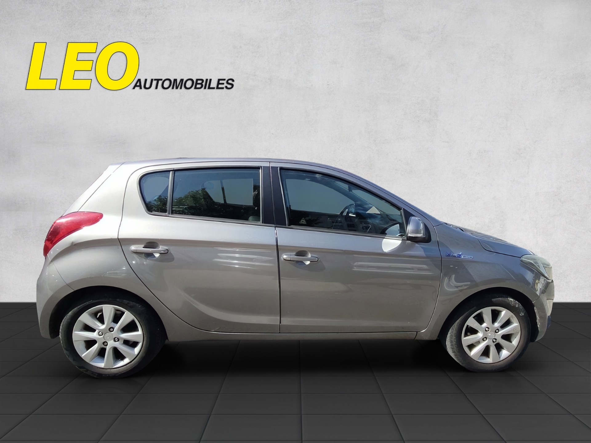 HYUNDAI i20 1.4 Premium-image-5