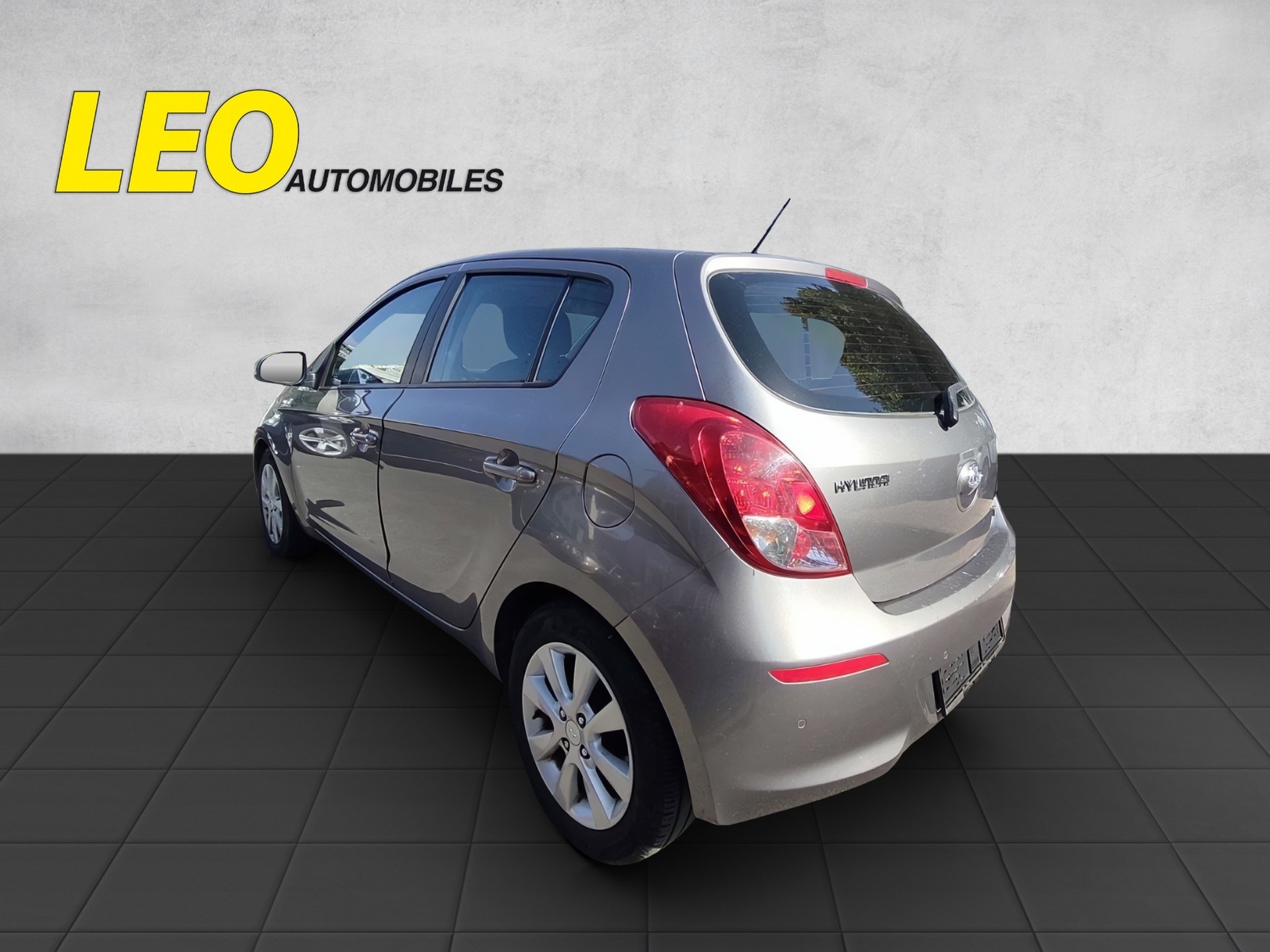 HYUNDAI i20 1.4 Premium-image-2