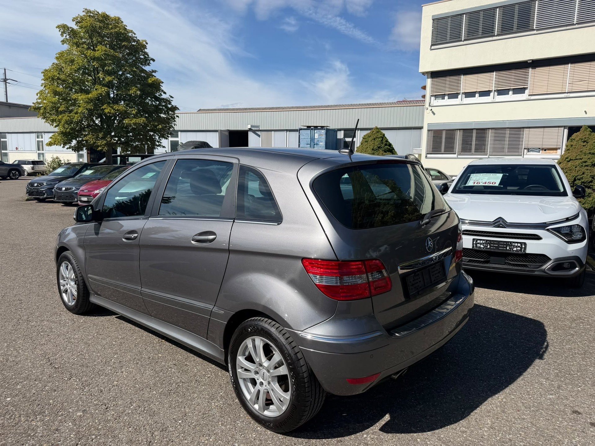 MERCEDES-BENZ B 180 Selection Autotronic-image-4