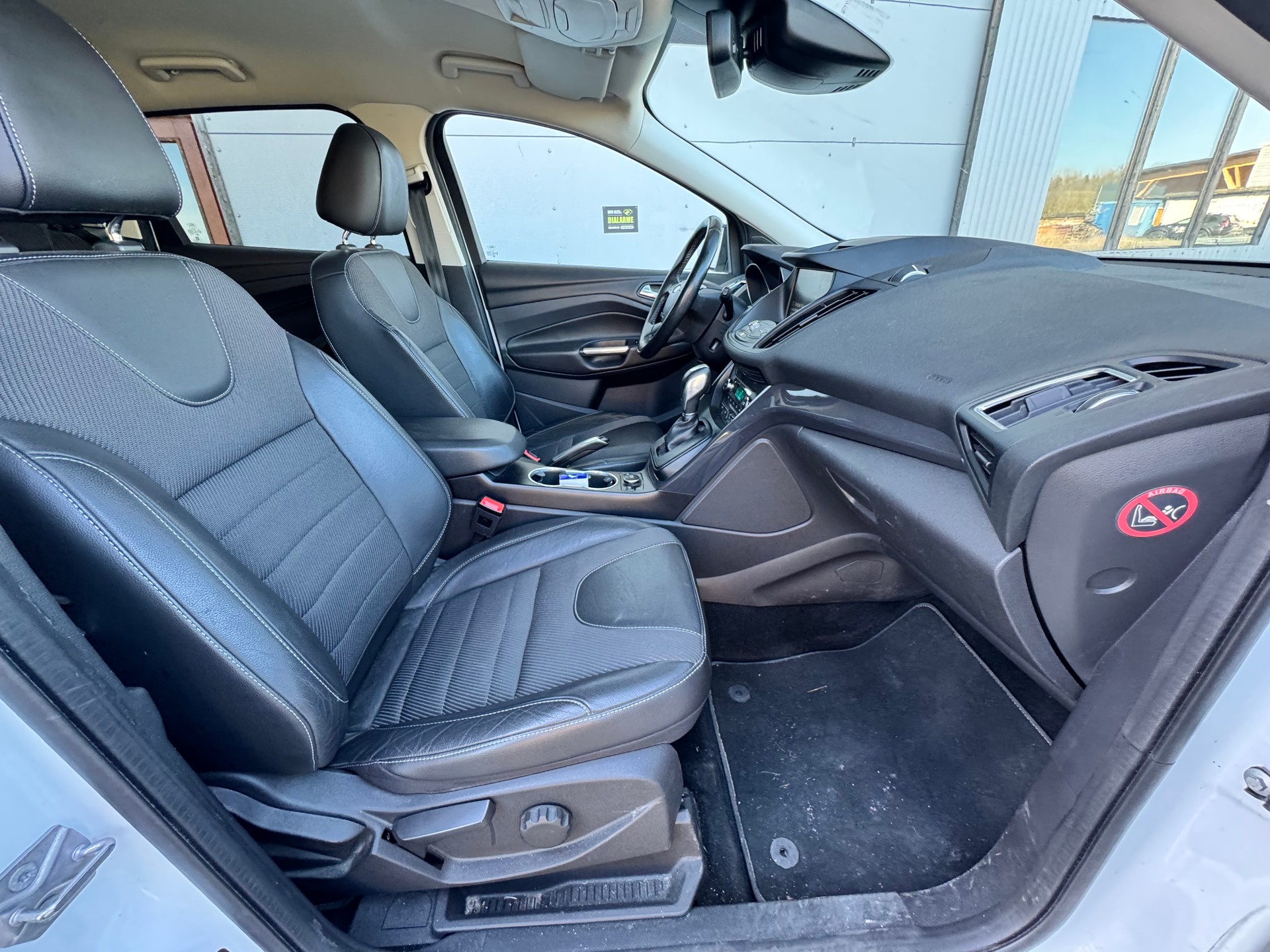 FORD Kuga 2.0 TDCi Titanium S 4WD PowerShift-image-9