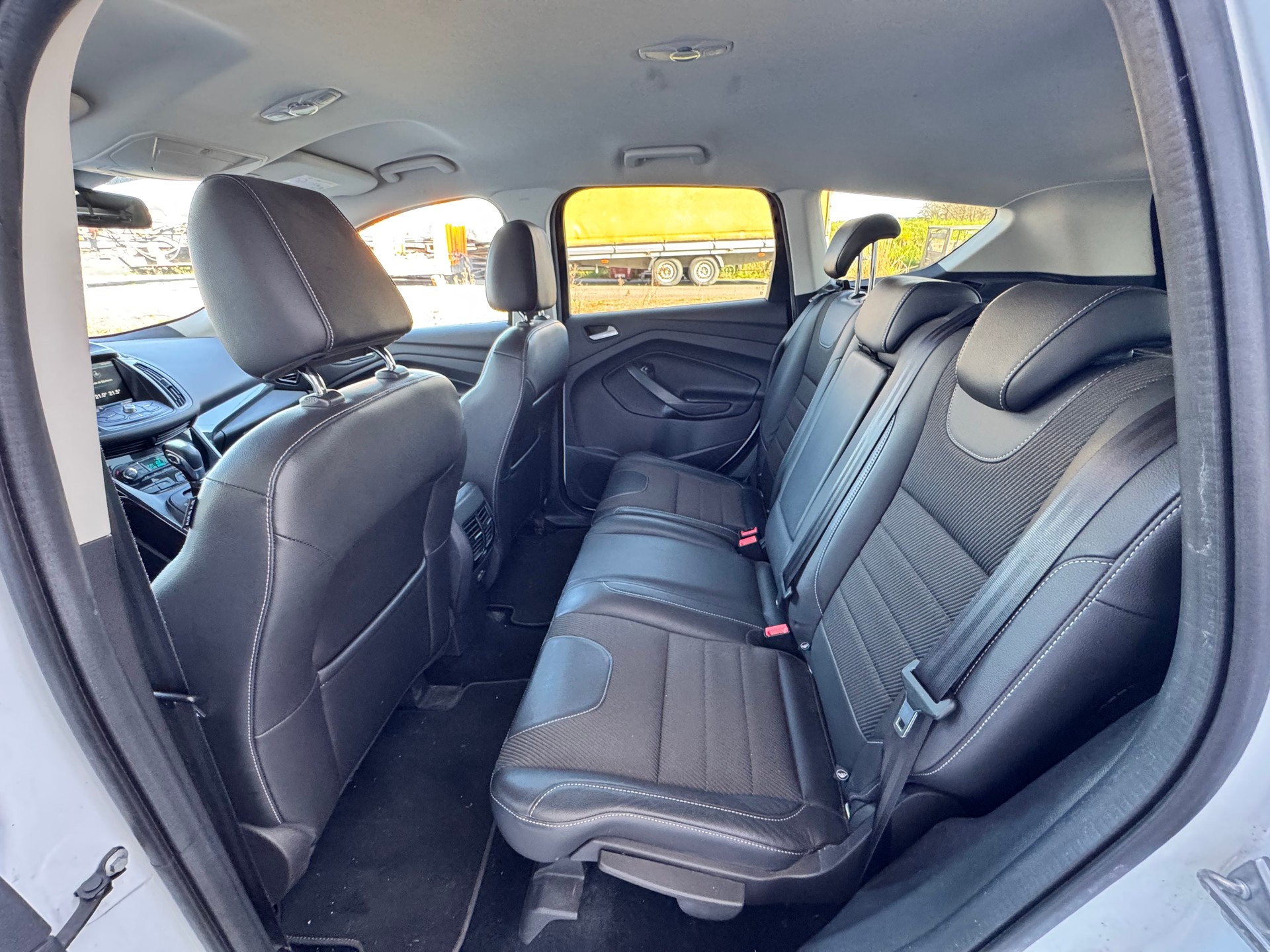 FORD Kuga 2.0 TDCi Titanium S 4WD PowerShift-image-10