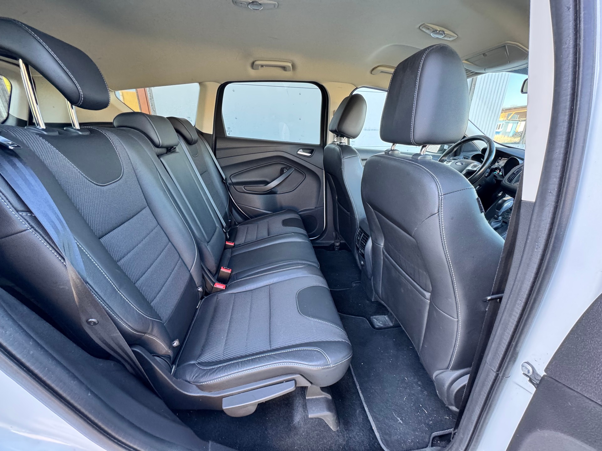 FORD Kuga 2.0 TDCi Titanium S 4WD PowerShift-image-11