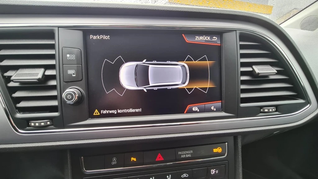 SEAT Leon ST 1.6 TDI CR Style 4Drive ** Gr-Navi ** Tempomat ** Abstandsregelsysteme ** PDC ** LTZ MFK 18.12.2025 **-image-9