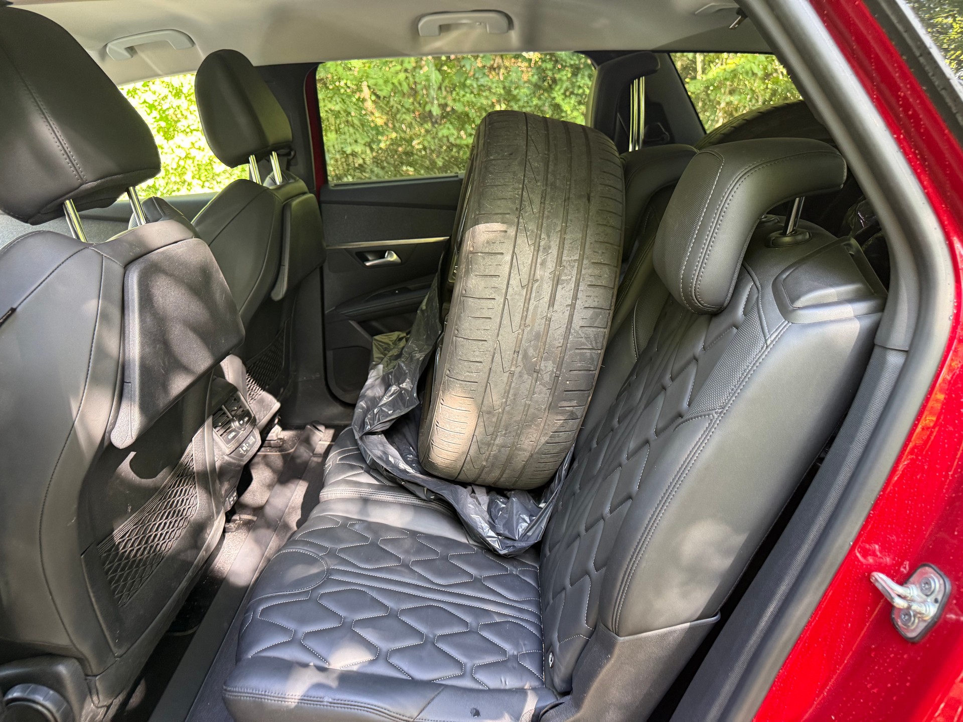 PEUGEOT 5008 1.5 BlueHDi GT Pack EAT8-image-7