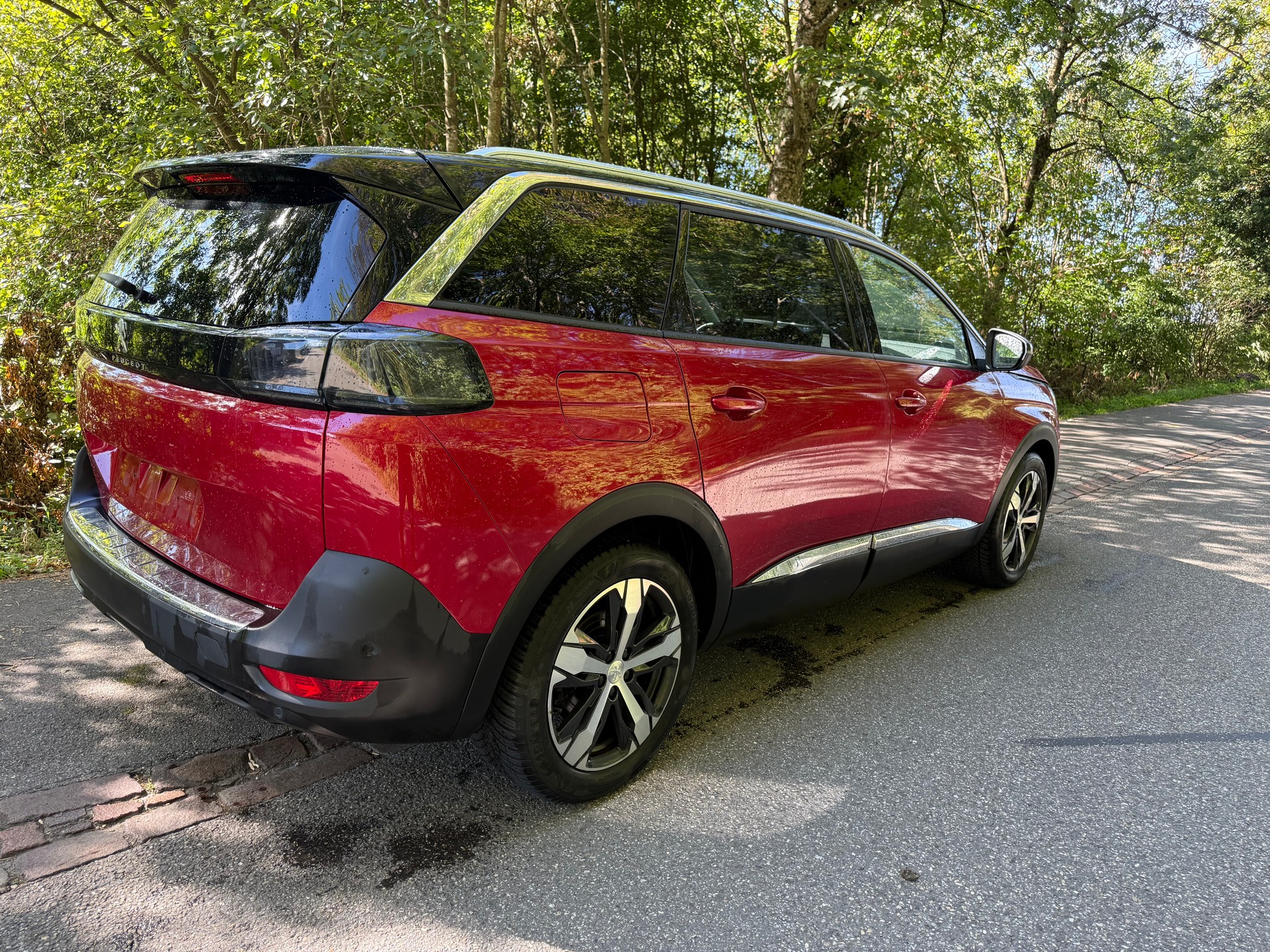 PEUGEOT 5008 1.5 BlueHDi GT Pack EAT8-image-4