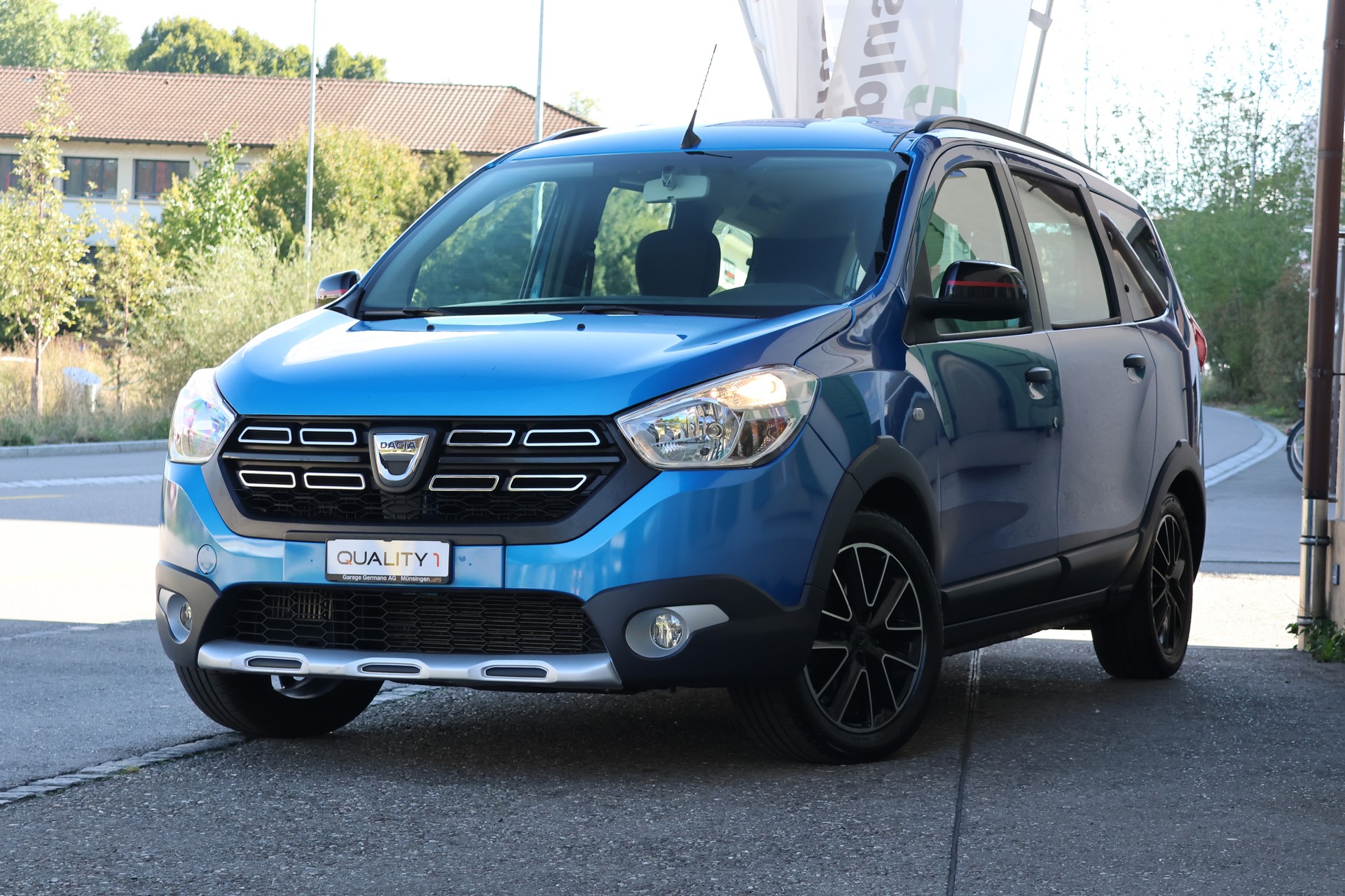 DACIA Lodgy TCE 130 Stepway 7PL-image-0