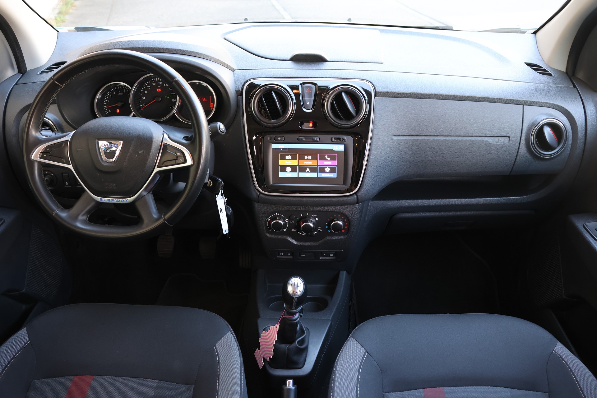 DACIA Lodgy TCE 130 Stepway 7PL-image-10