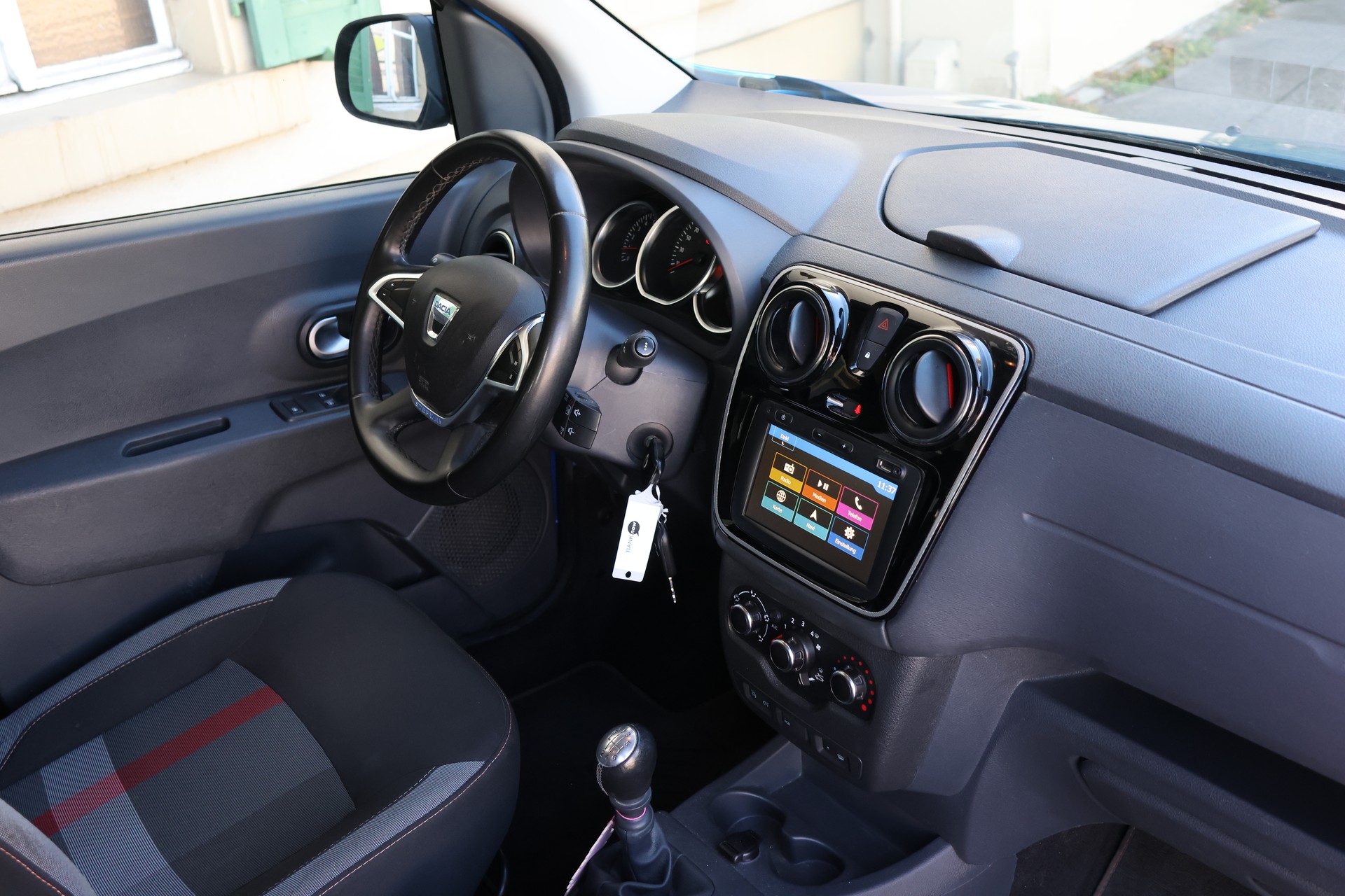 DACIA Lodgy TCE 130 Stepway 7PL-image-7