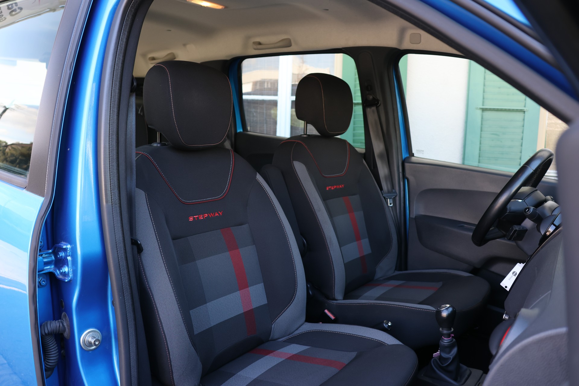 DACIA Lodgy TCE 130 Stepway 7PL-image-8