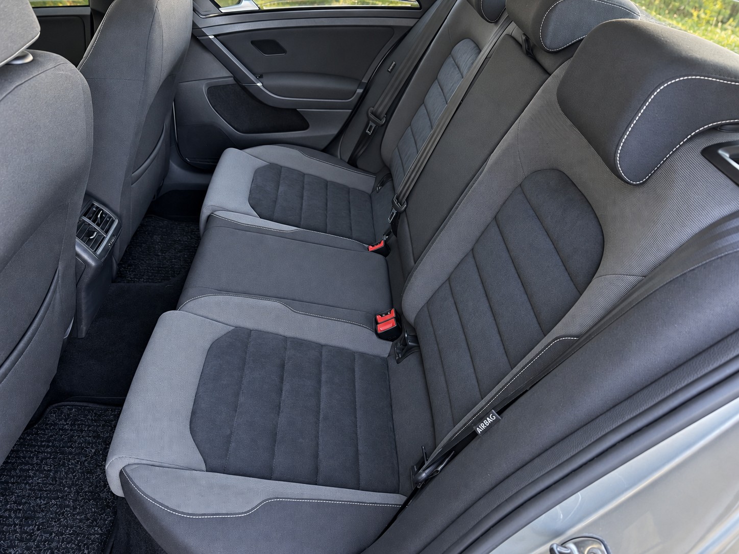VW Golf 2.0 TDI Highline DSG-Automat-image-19