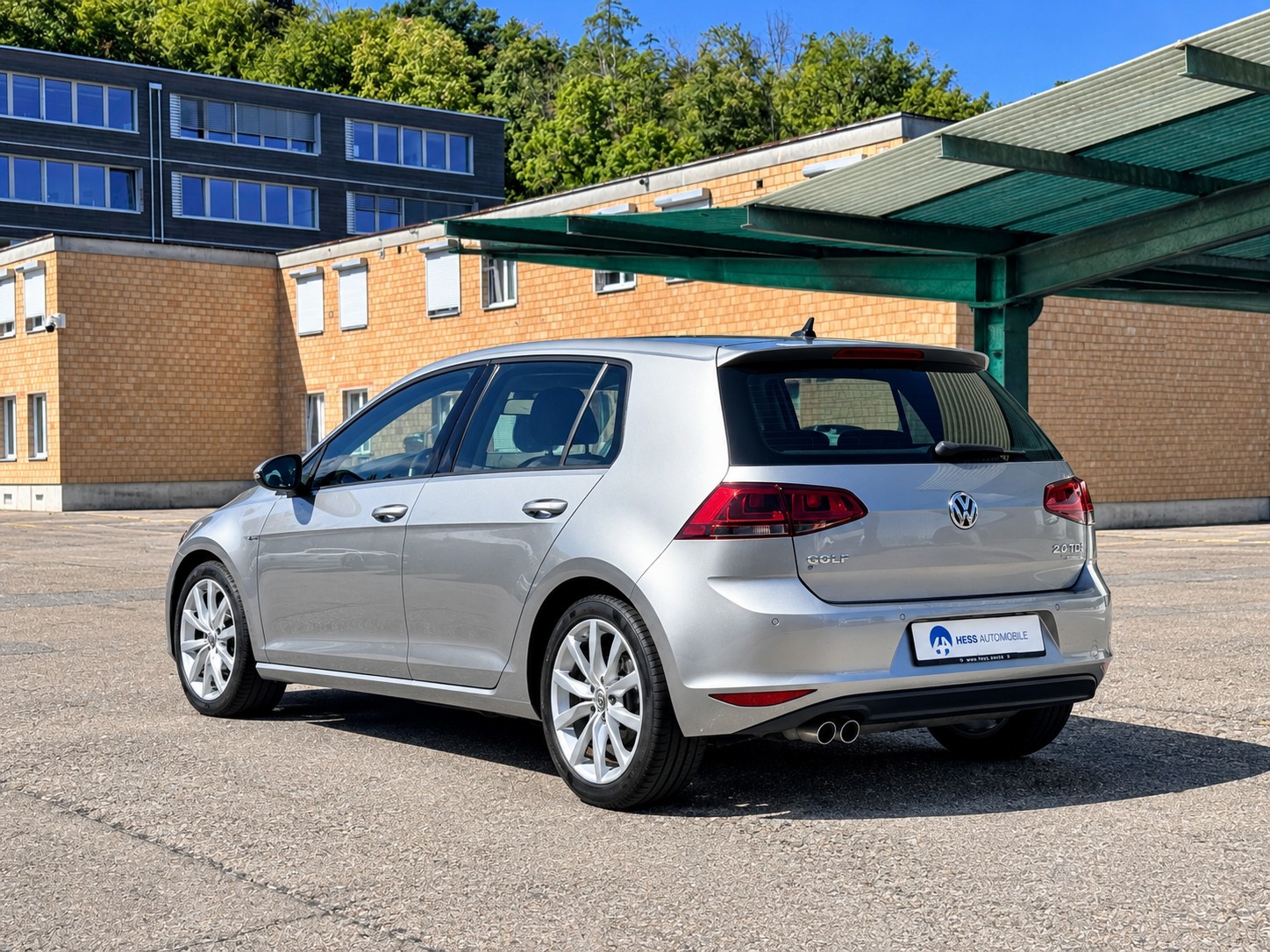 VW Golf 2.0 TDI Highline DSG-Automat-image-3