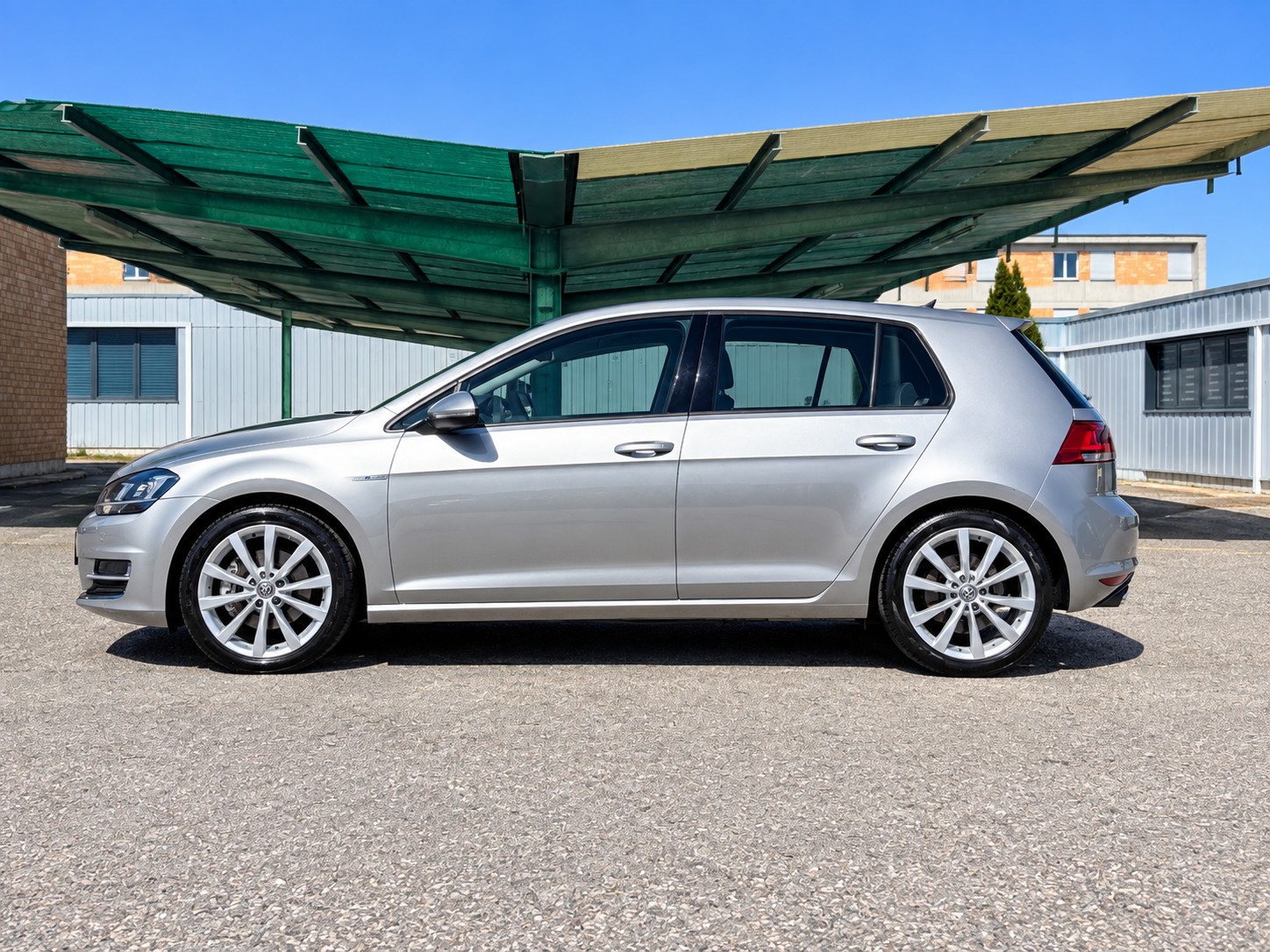 VW Golf 2.0 TDI Highline DSG-Automat-image-13