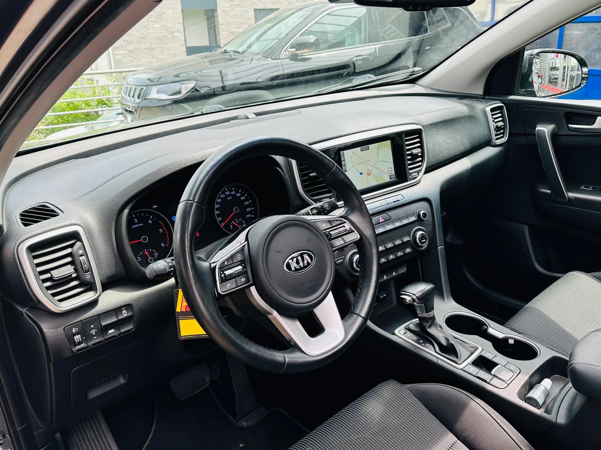 KIA Sportage 1.6CRDi Trend 4WD Automat-image-9