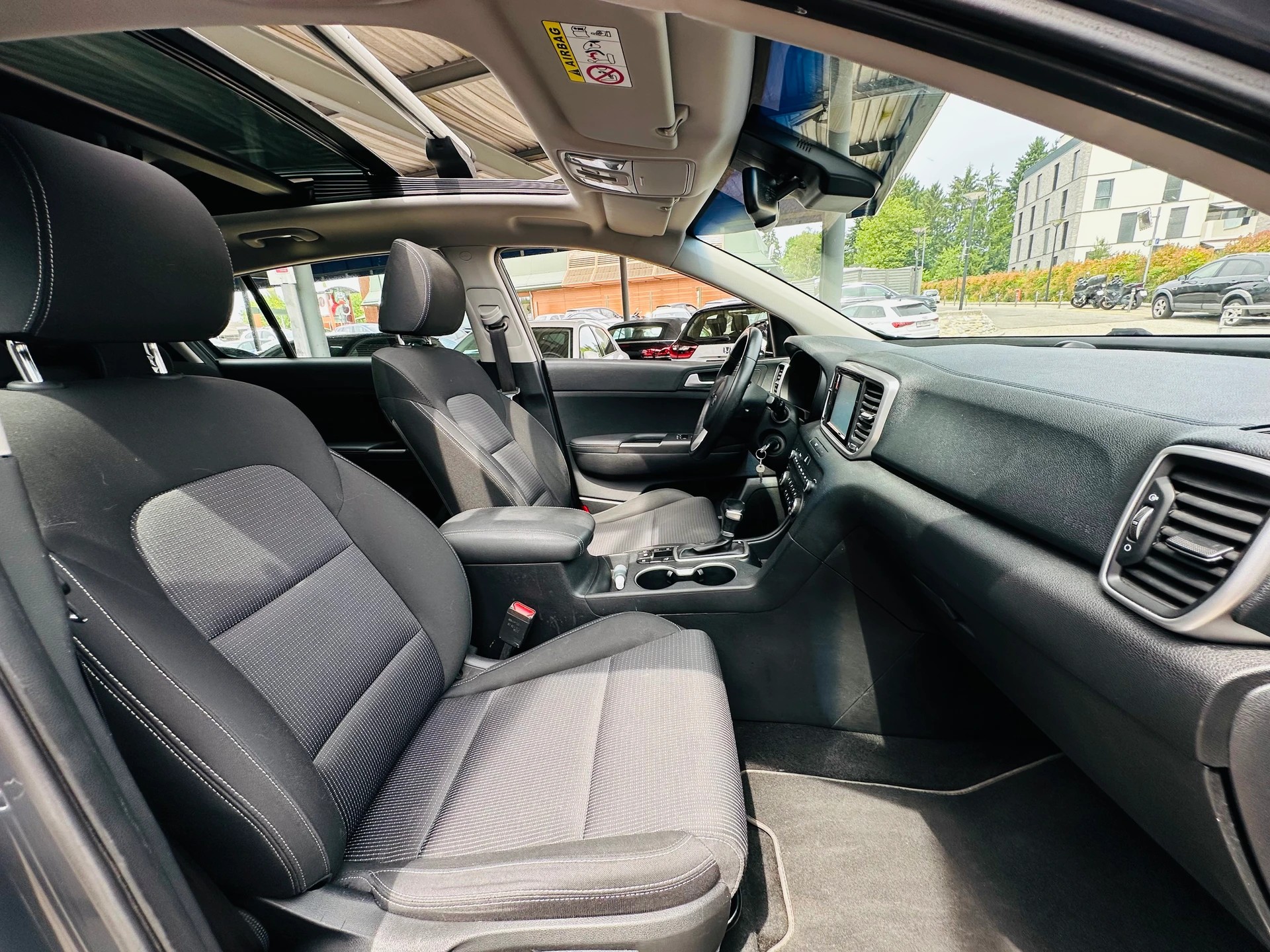 KIA Sportage 1.6CRDi Trend 4WD Automat-image-10