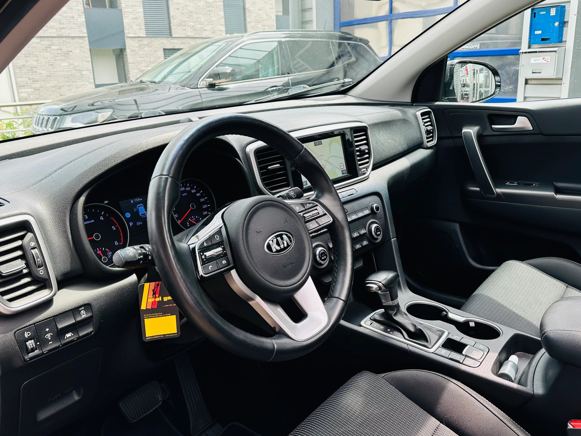 KIA Sportage 1.6CRDi Trend 4WD Automat-image-11