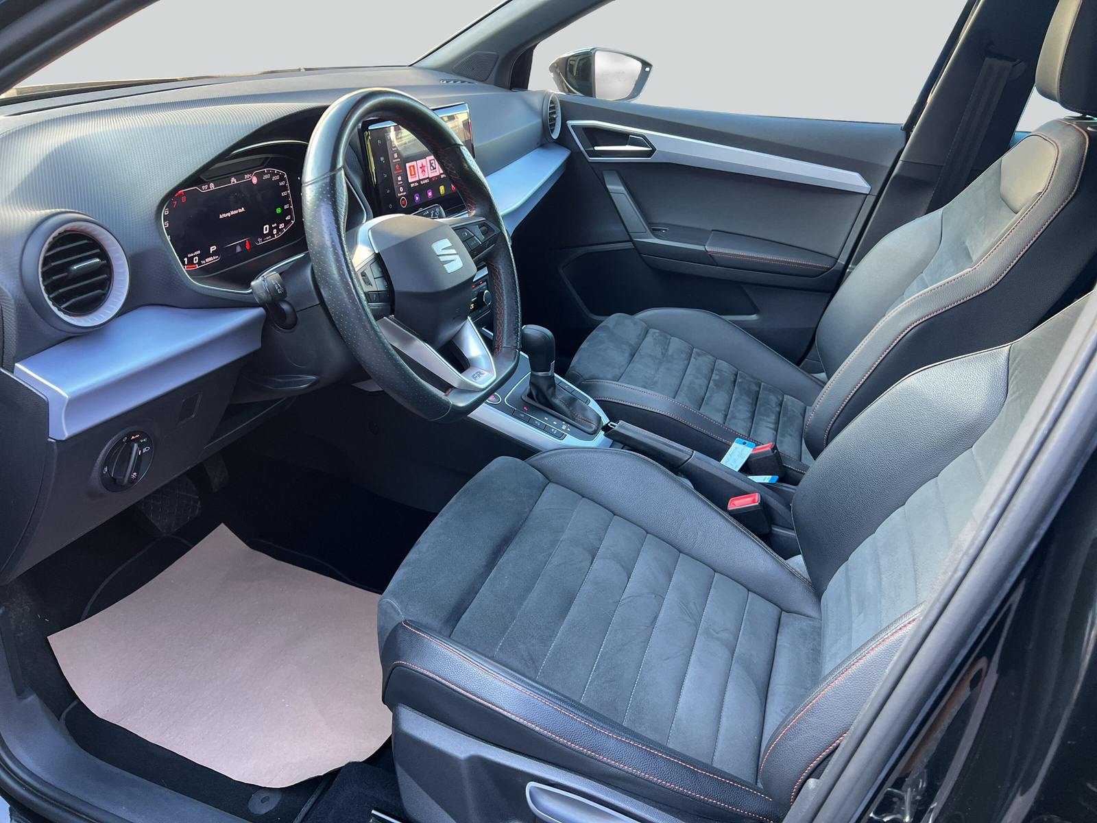 SEAT Arona 1.5 Eco TSI FR DSG-image-8