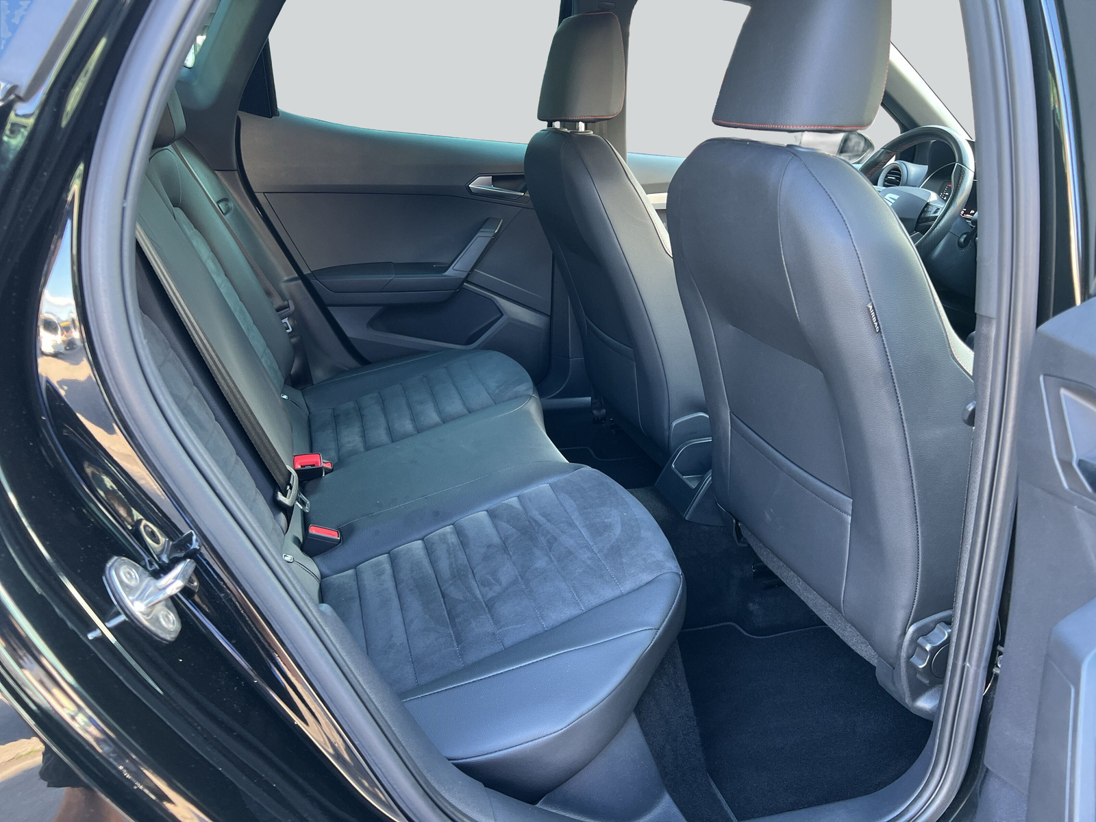 SEAT Arona 1.5 Eco TSI FR DSG-image-11