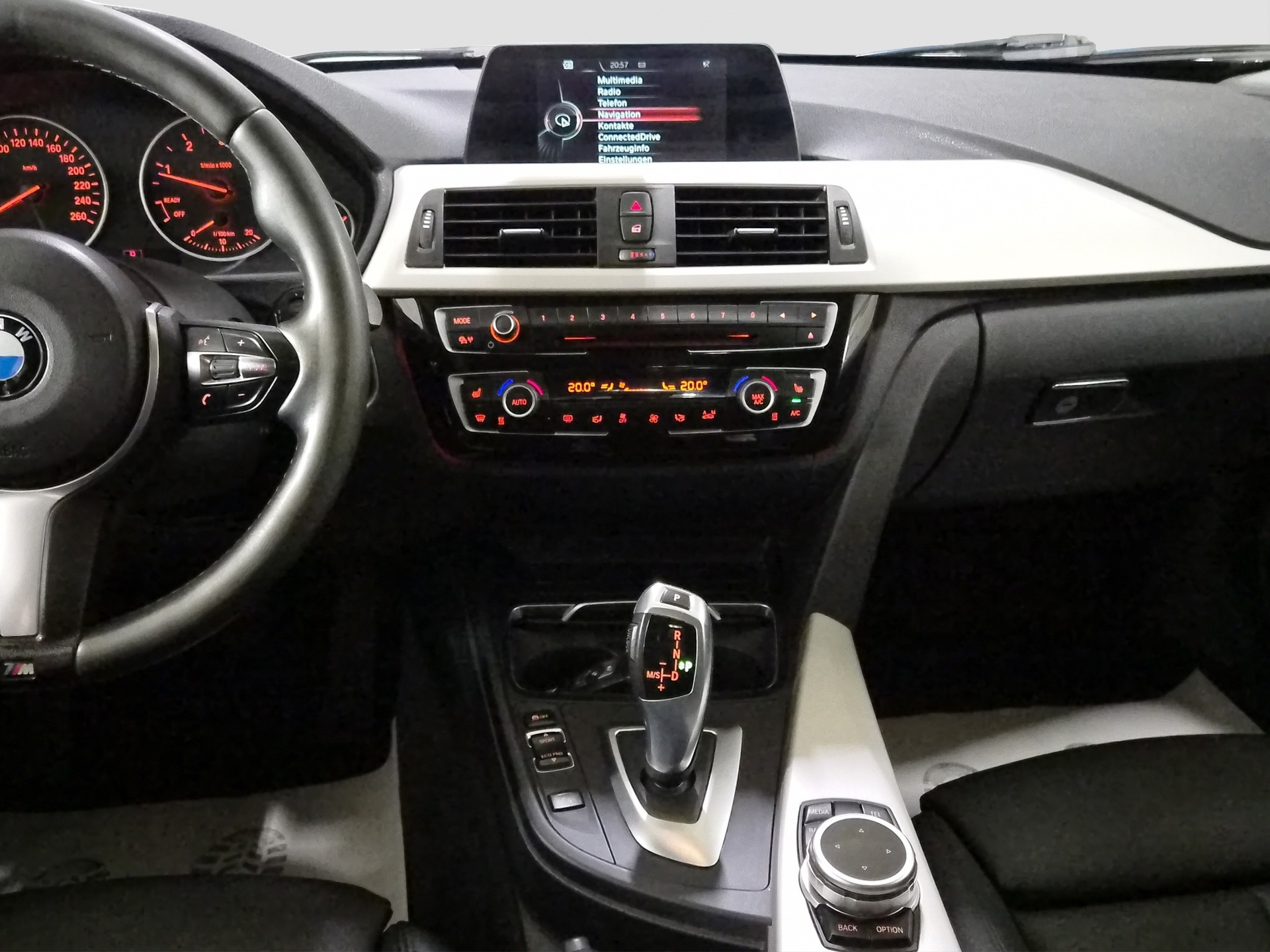 BMW 318d Touring Steptronic-image-11