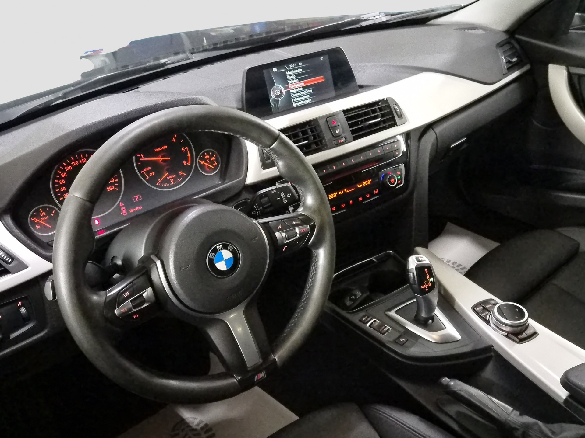 BMW 318d Touring Steptronic-image-9