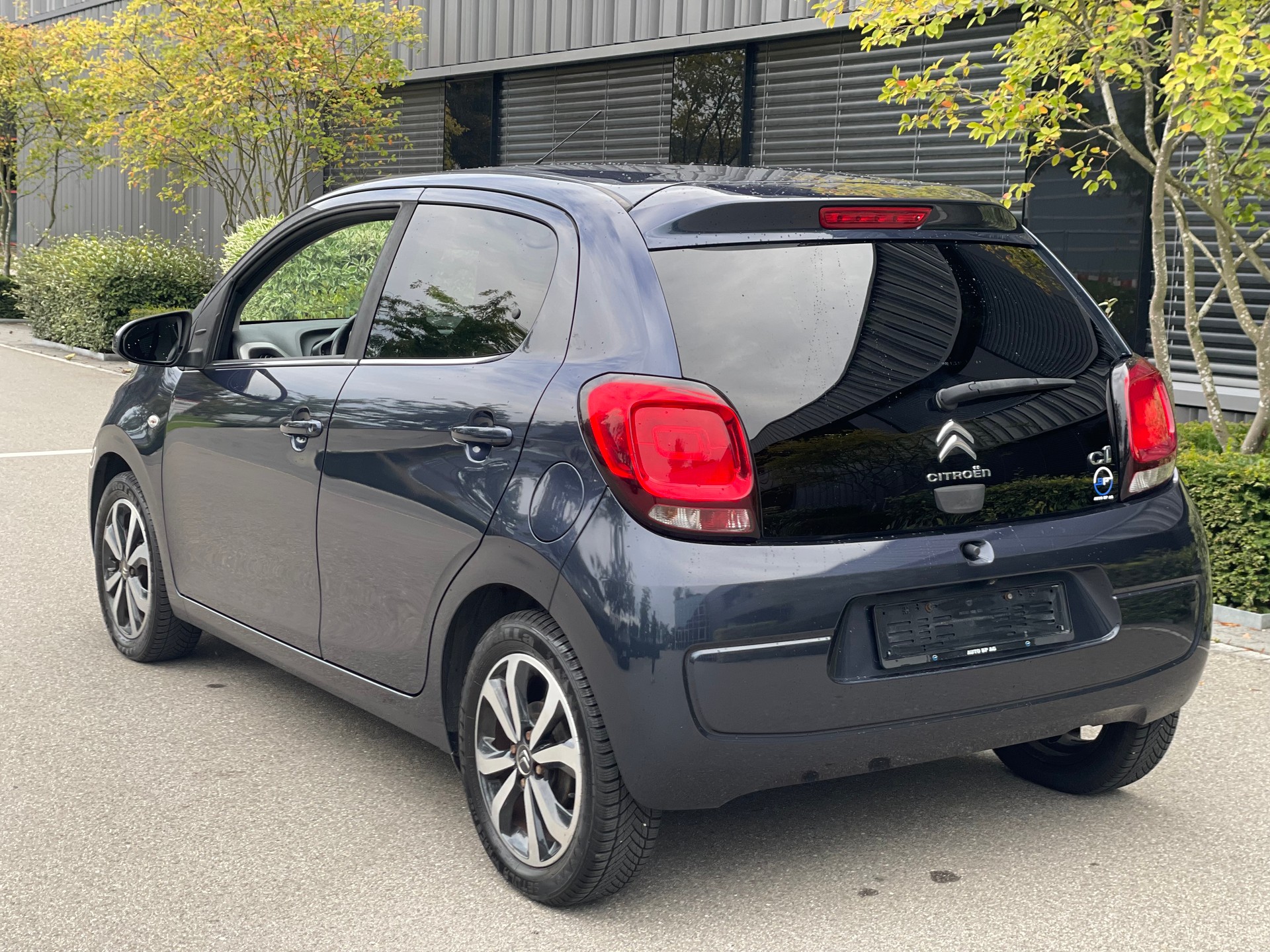 CITROEN C1 1.2 VTi Shine Edition-image-5