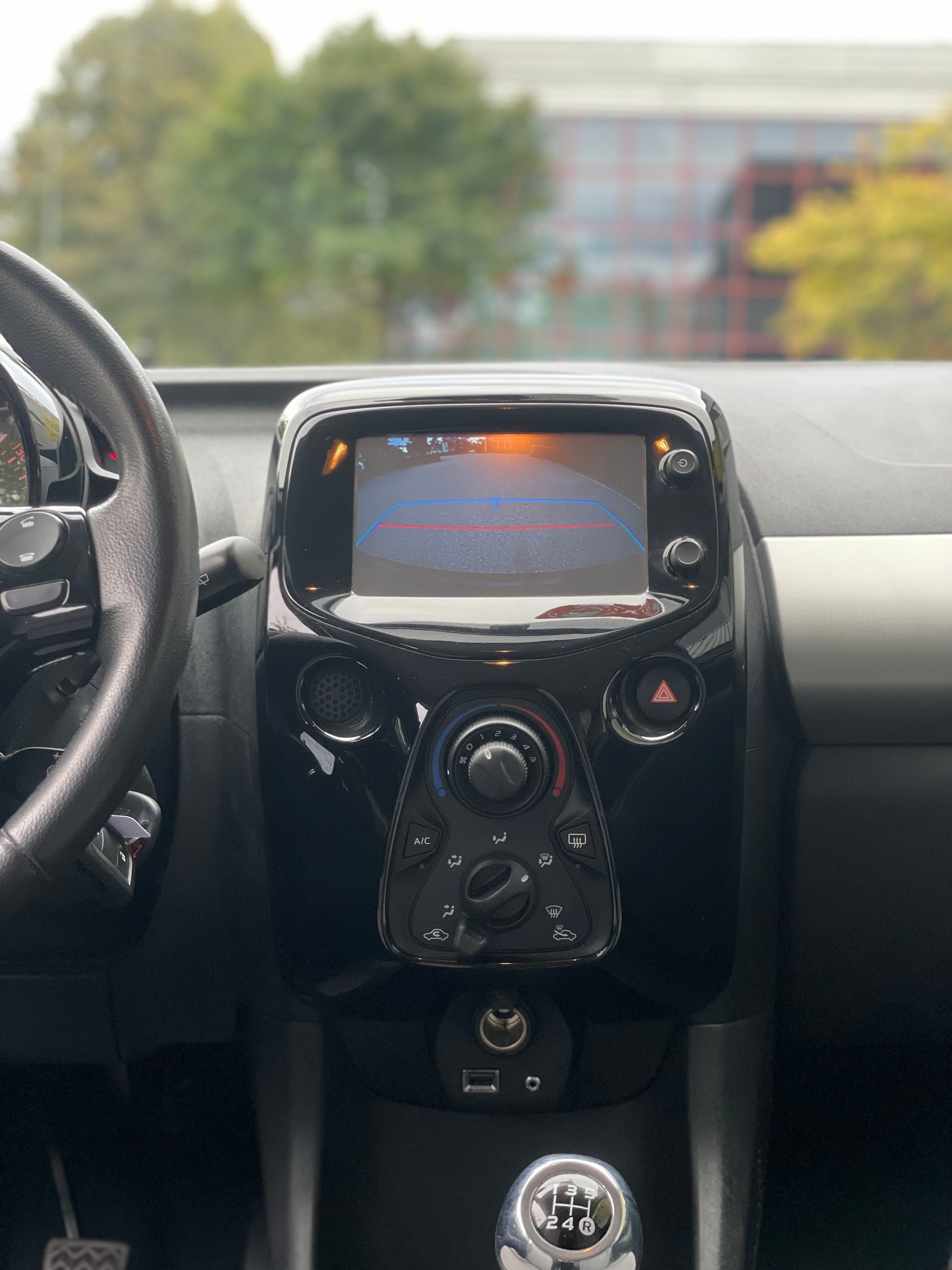 CITROEN C1 1.2 VTi Shine Edition-image-10
