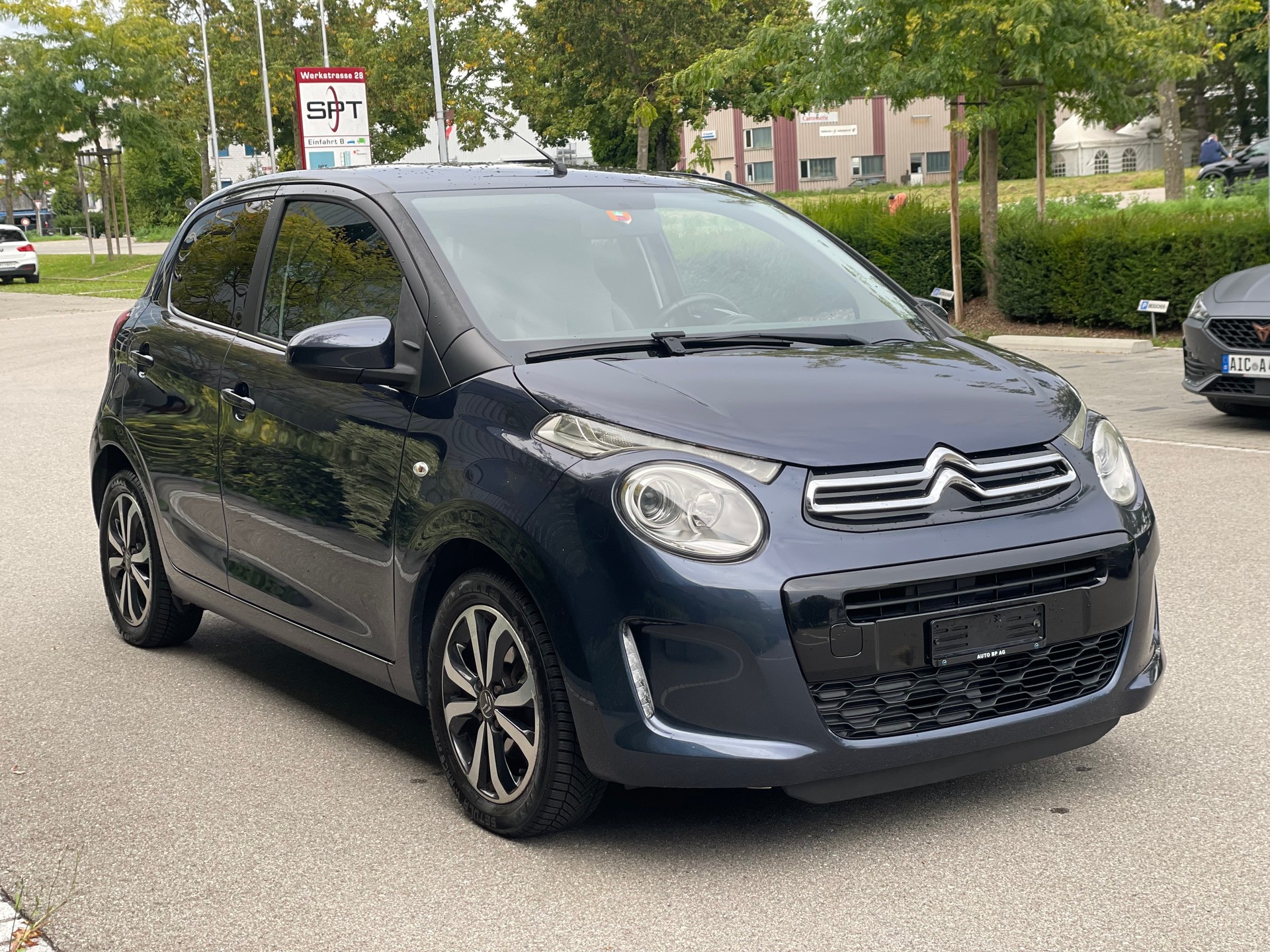CITROEN C1 1.2 VTi Shine Edition-image-4