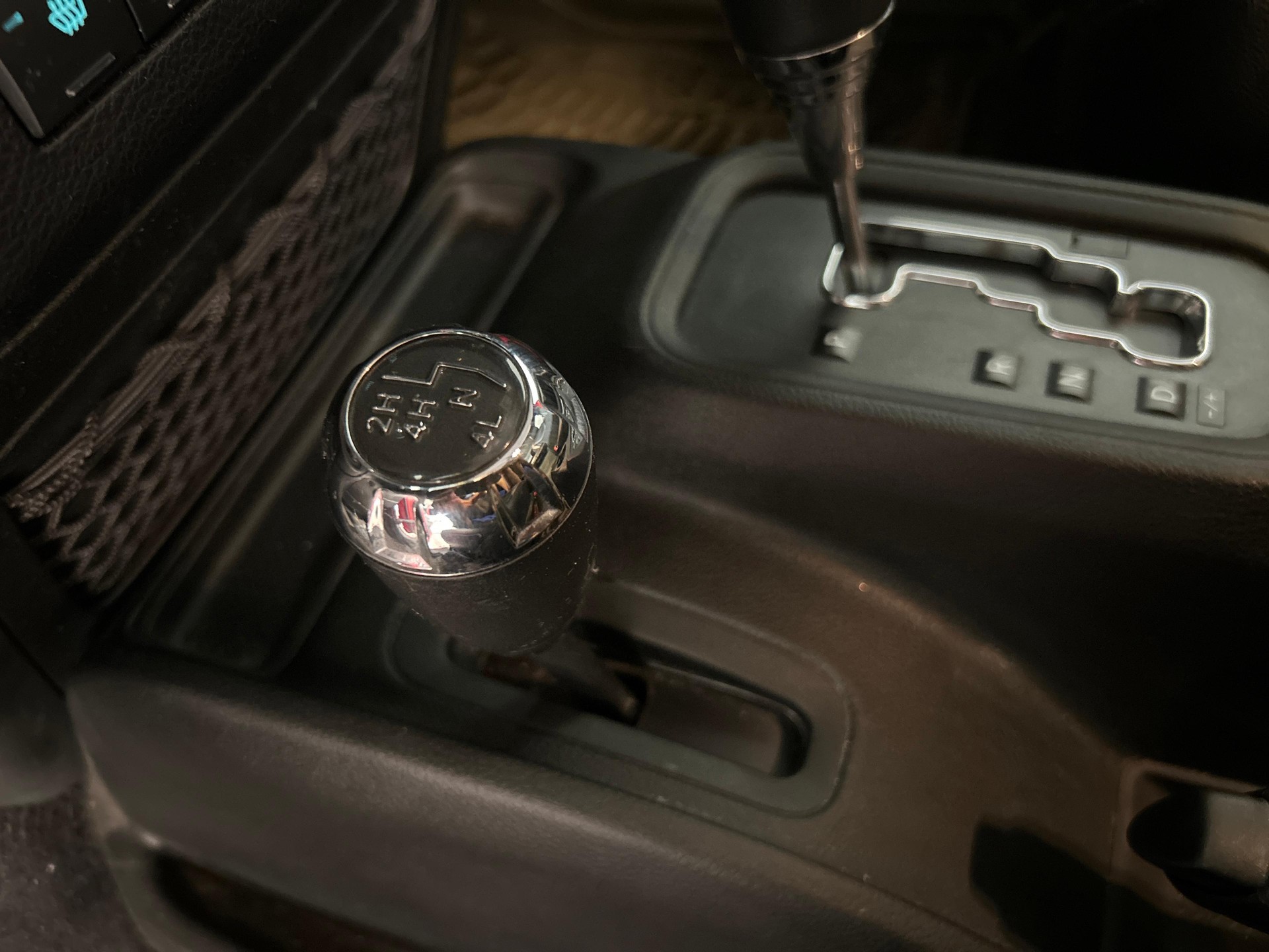 JEEP Wrangler 2.8 CRD Sahara-image-17