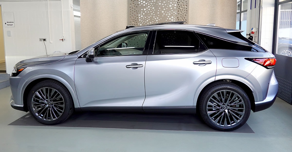 LEXUS RX 450h+ Ecxellence AWD CVT-image-1