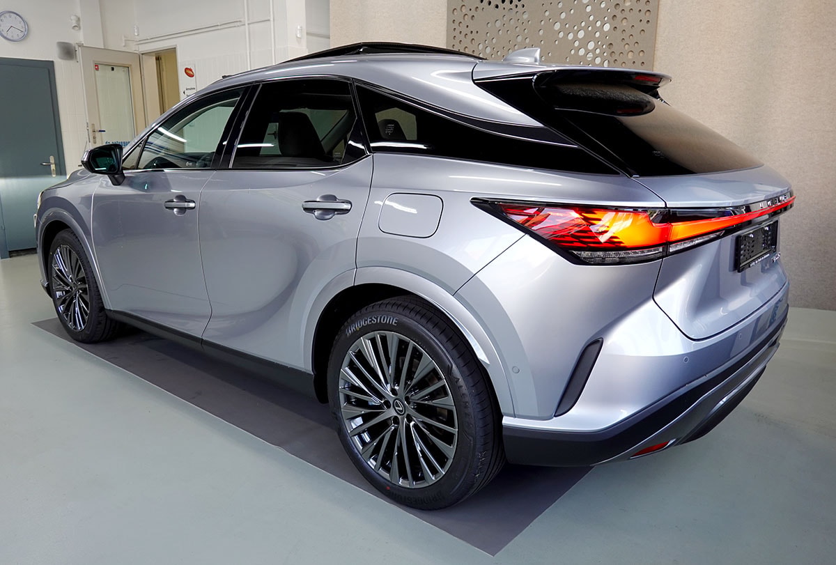 LEXUS RX 450h+ Ecxellence AWD CVT-image-2