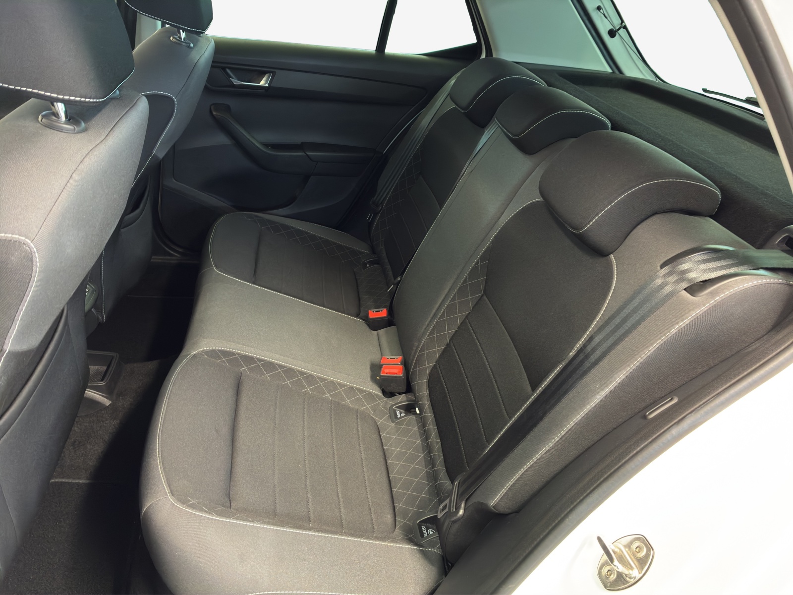 SKODA FABIA Ambition 1.0 TSI 95PS DSG-image-11
