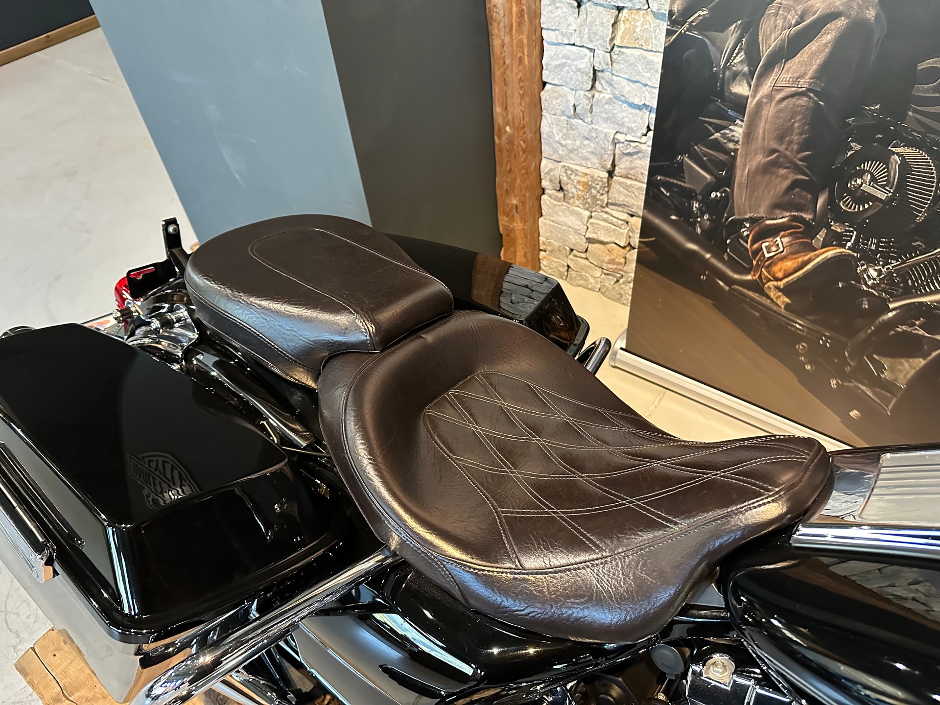 HARLEY-DAVIDSON FLHRC Road King Classic 103 ABS-image-9