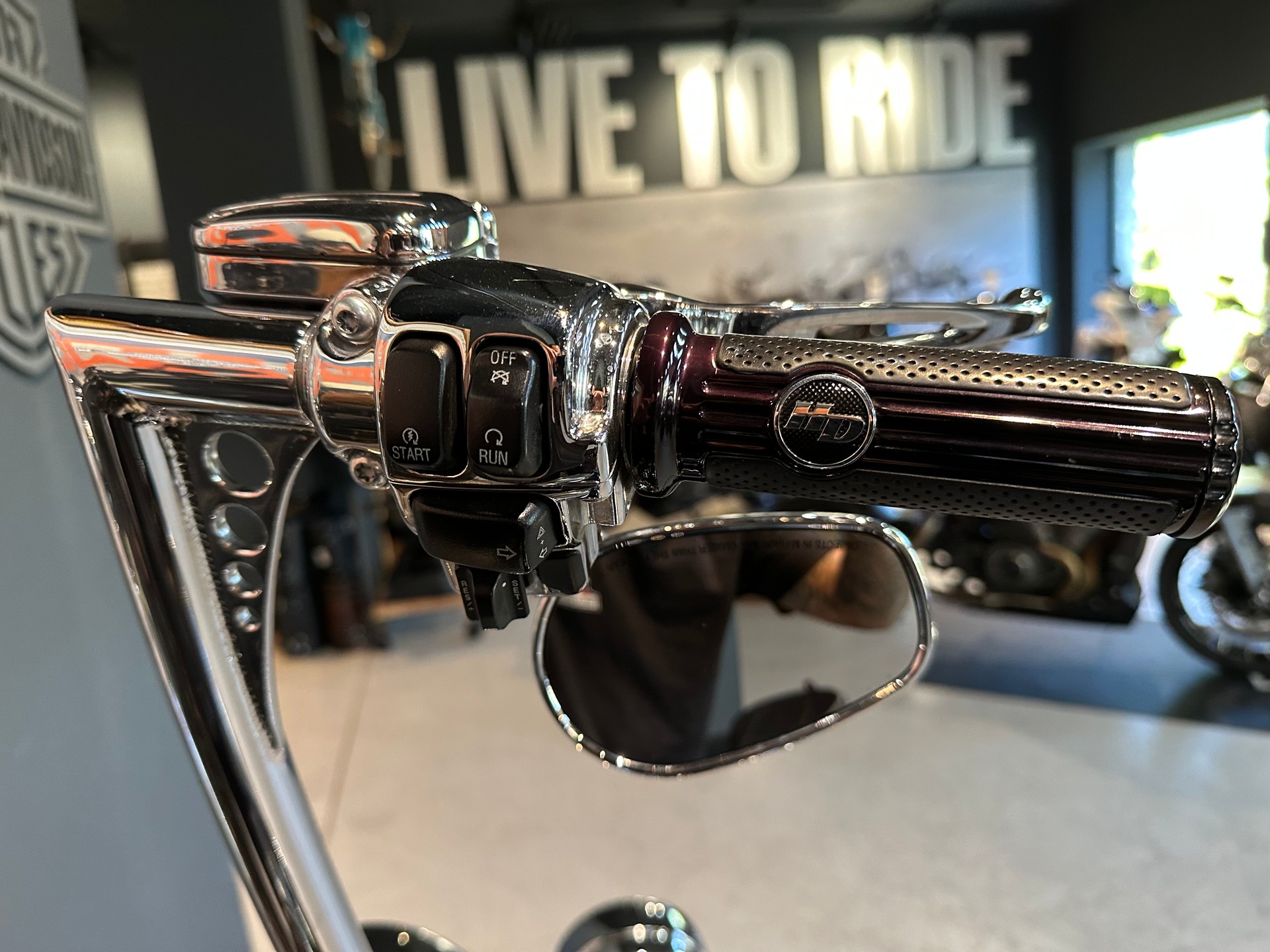 HARLEY-DAVIDSON FLHRC Road King Classic 103 ABS-image-13