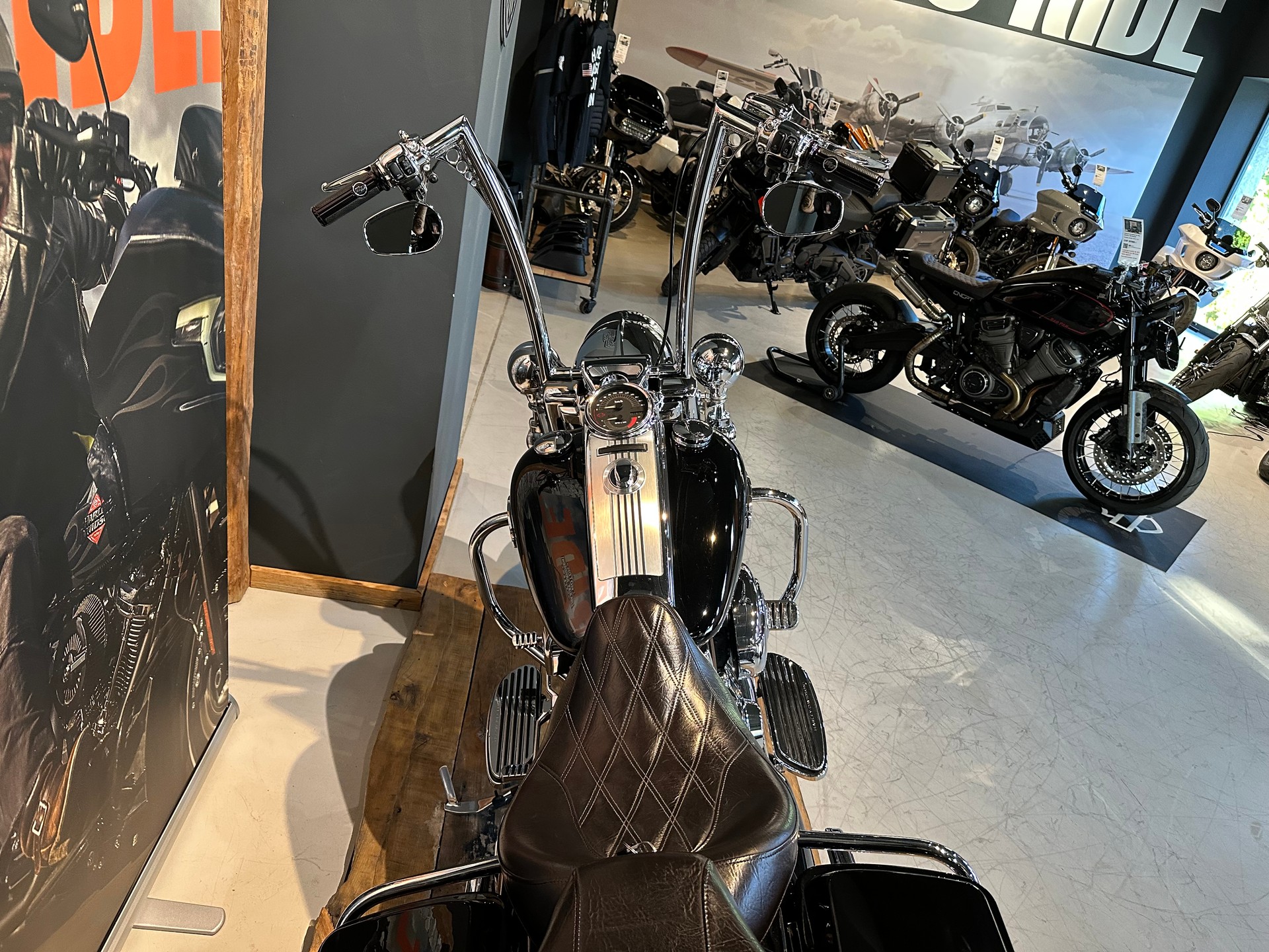 HARLEY-DAVIDSON FLHRC Road King Classic 103 ABS-image-12
