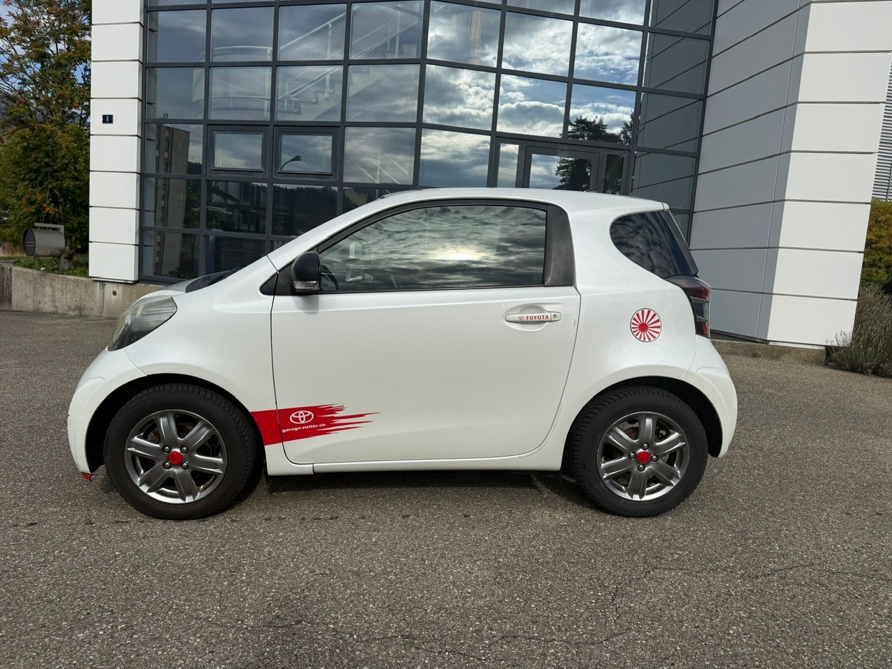 TOYOTA iQ2 1.0 VVT-i-image-3