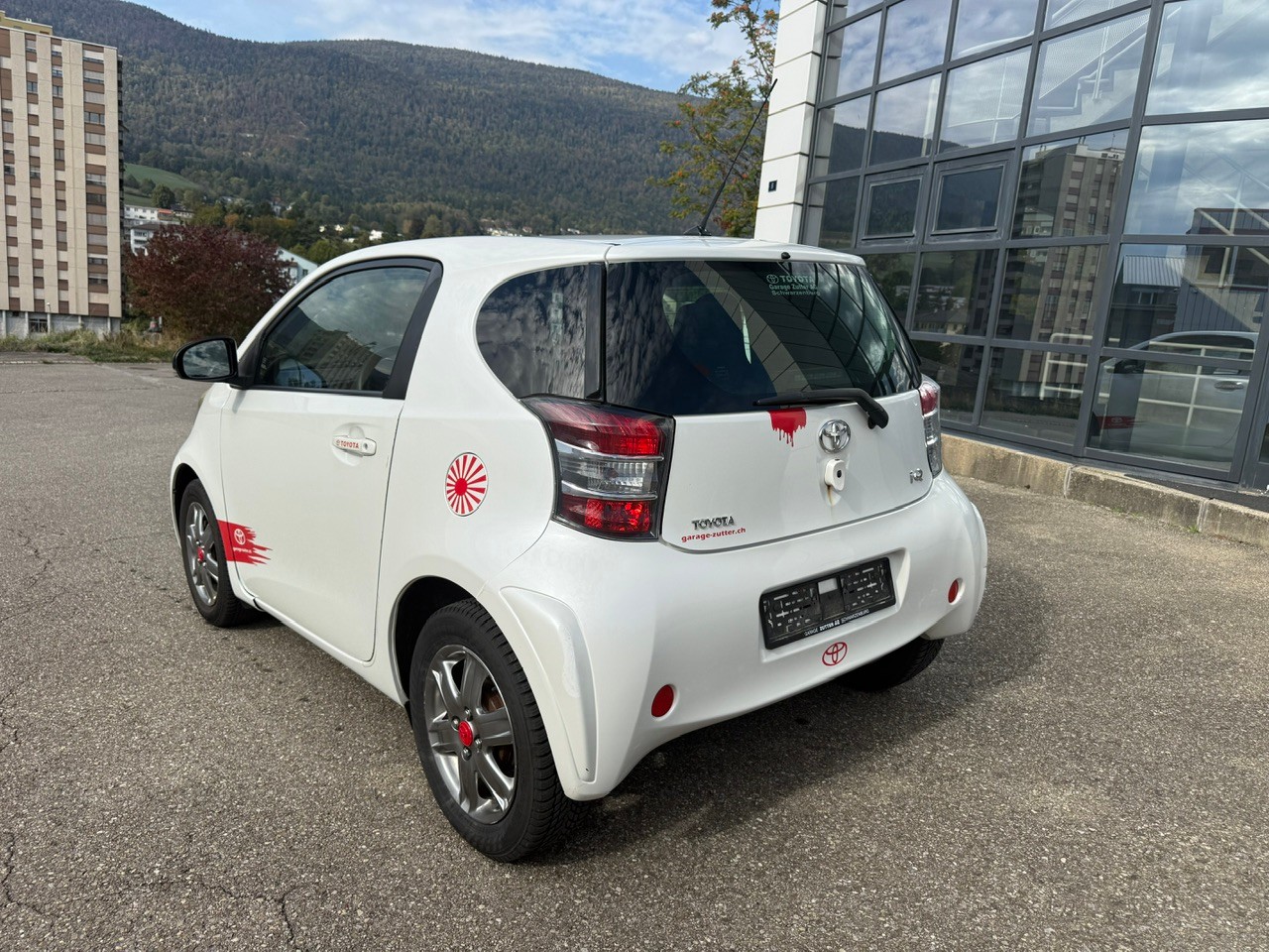 TOYOTA iQ2 1.0 VVT-i-image-4