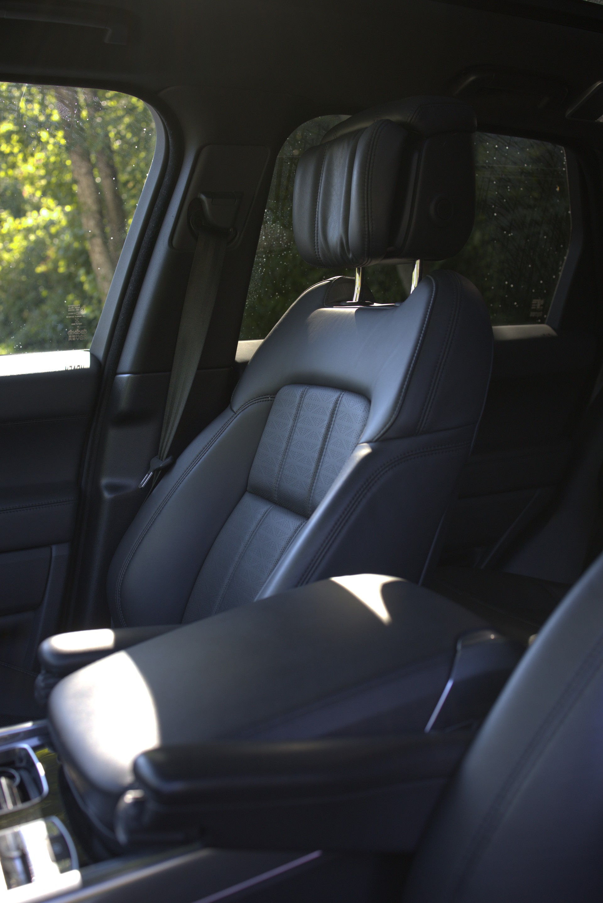 LAND ROVER 3.0 I6D HSE Dynamic-image-7