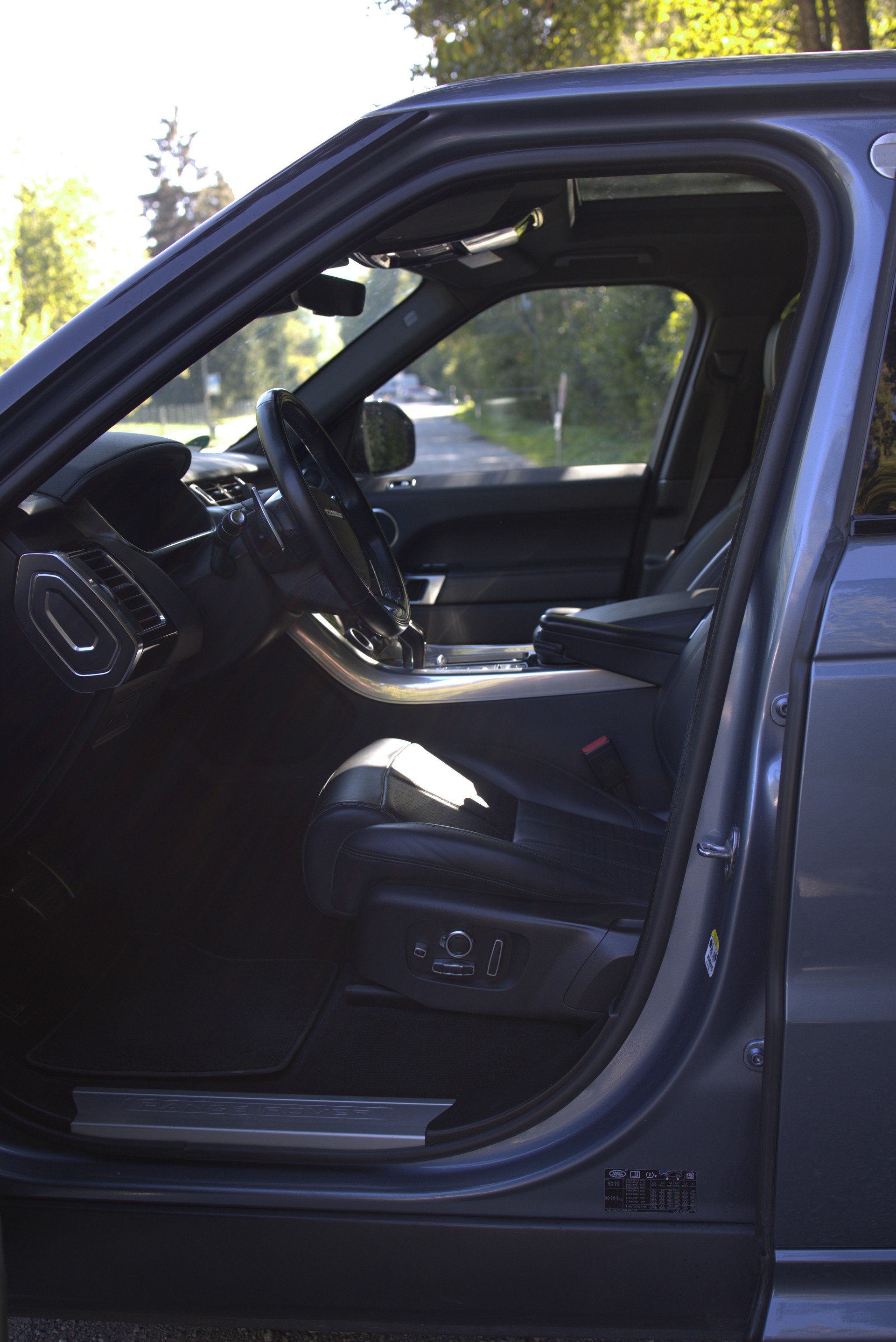 LAND ROVER 3.0 I6D HSE Dynamic-image-5