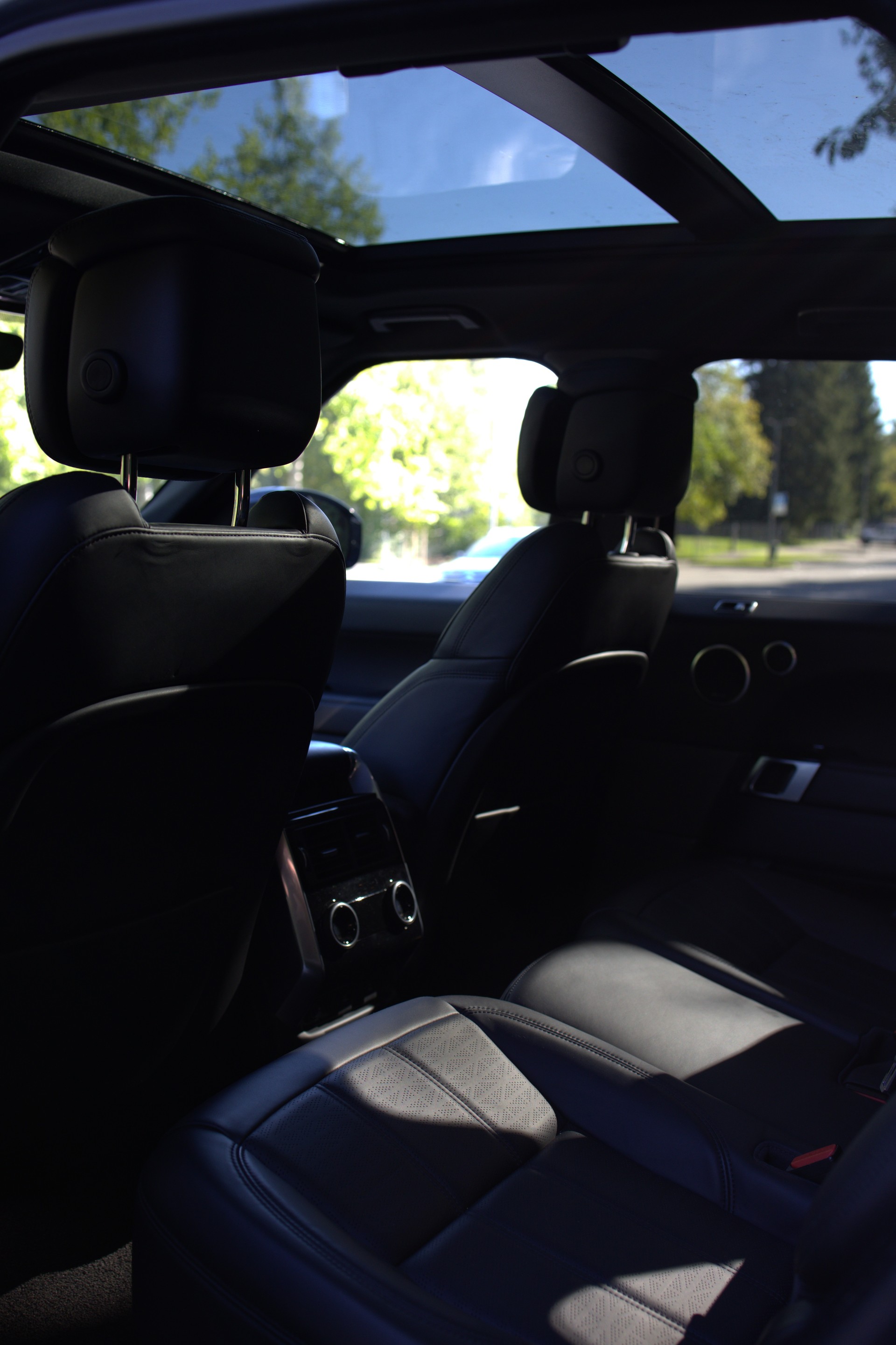 LAND ROVER 3.0 I6D HSE Dynamic-image-4