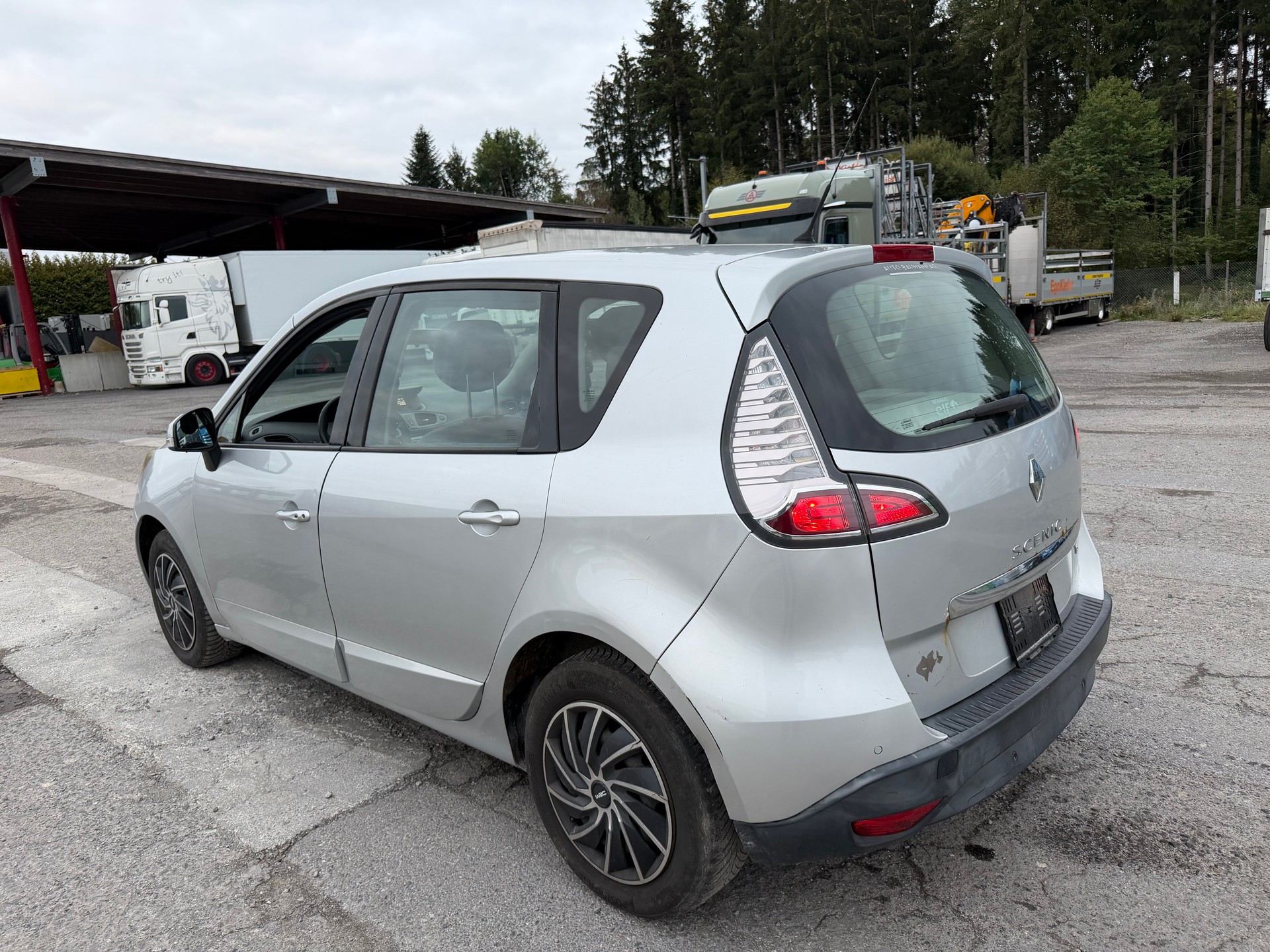 RENAULT Scénic 1.4 16V Turbo Expression-image-3