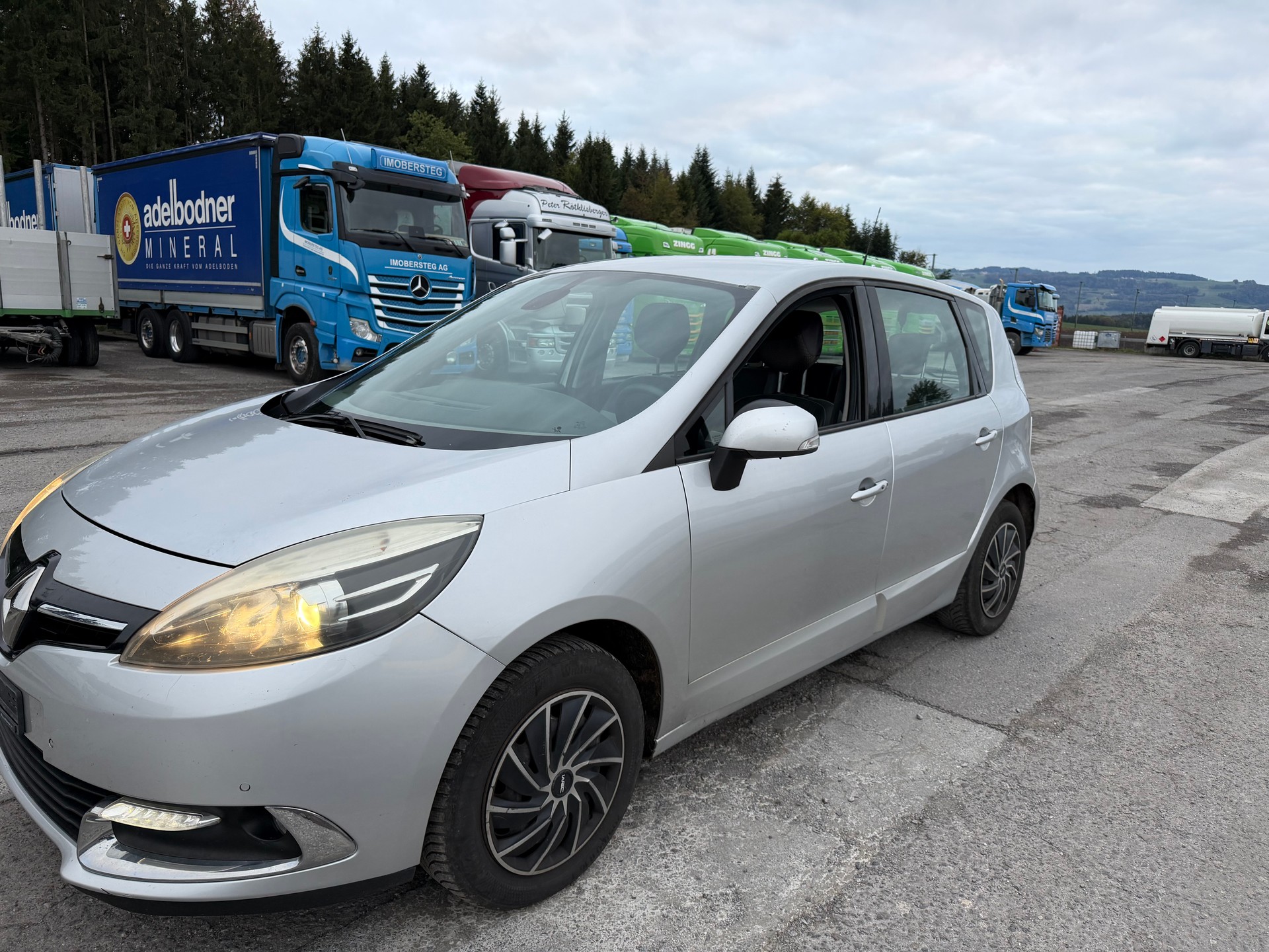 RENAULT Scénic 1.4 16V Turbo Expression-image-2