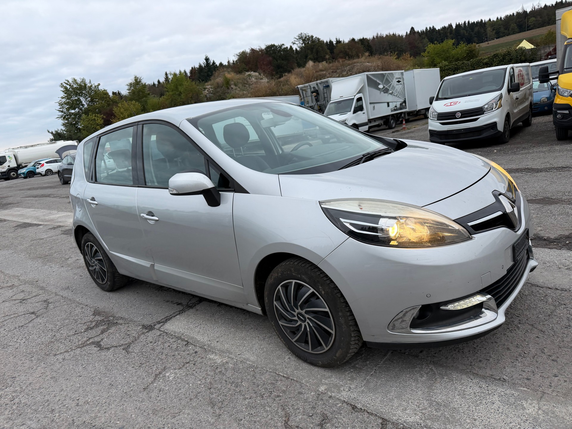 RENAULT Scénic 1.4 16V Turbo Expression-image-1