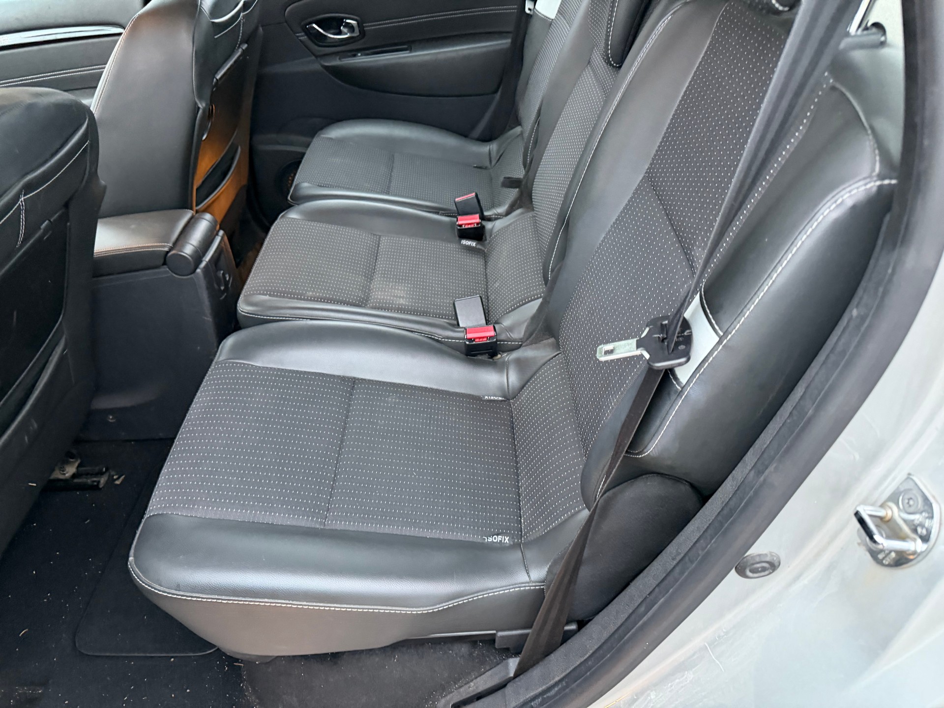 RENAULT Scénic 1.4 16V Turbo Expression-image-9
