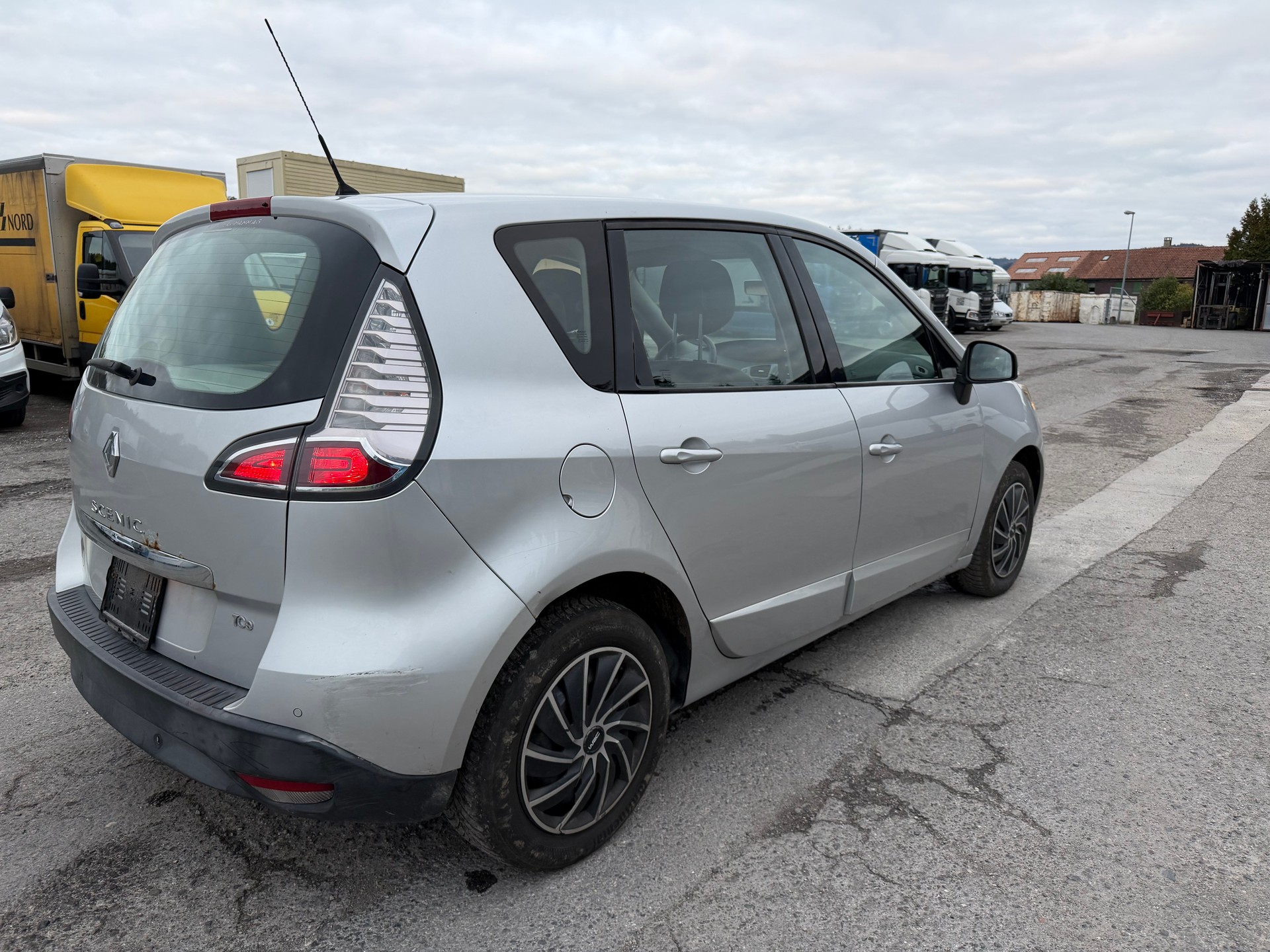 RENAULT Scénic 1.4 16V Turbo Expression-image-4
